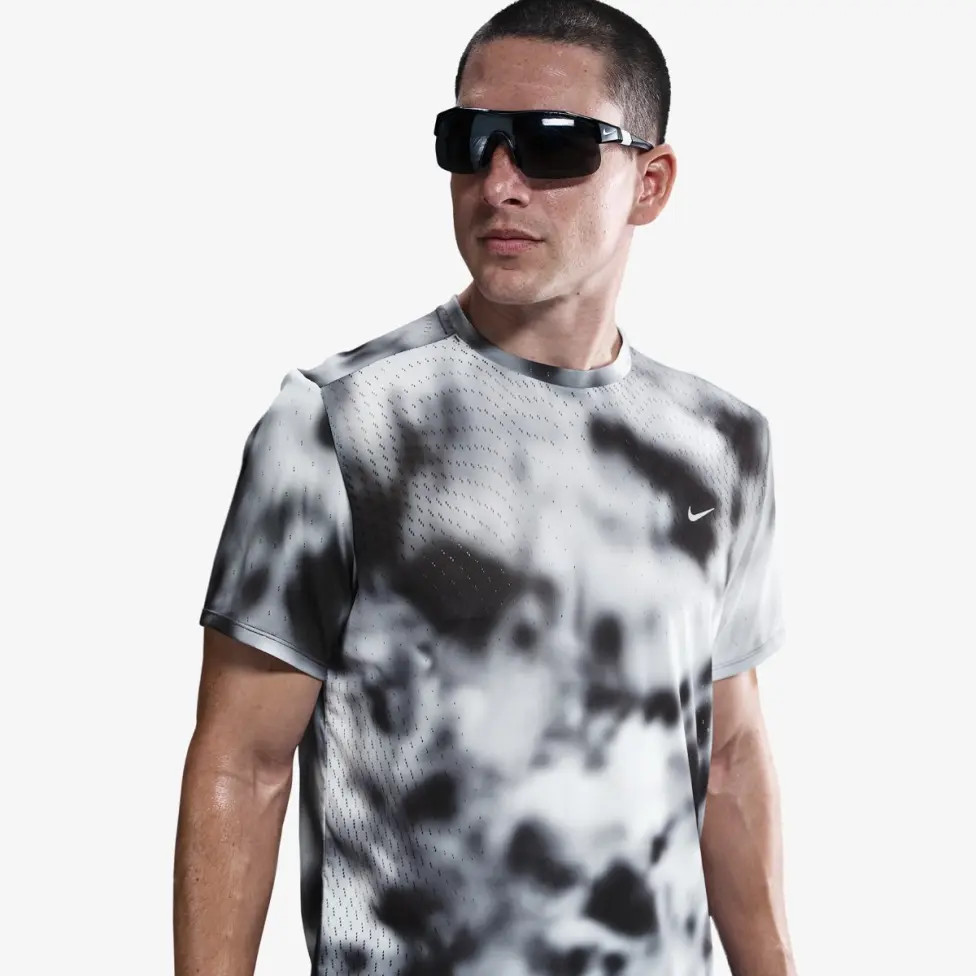 Футболка чоловіча Nike Dfadv Breathe Black/Grey HJ4148-010