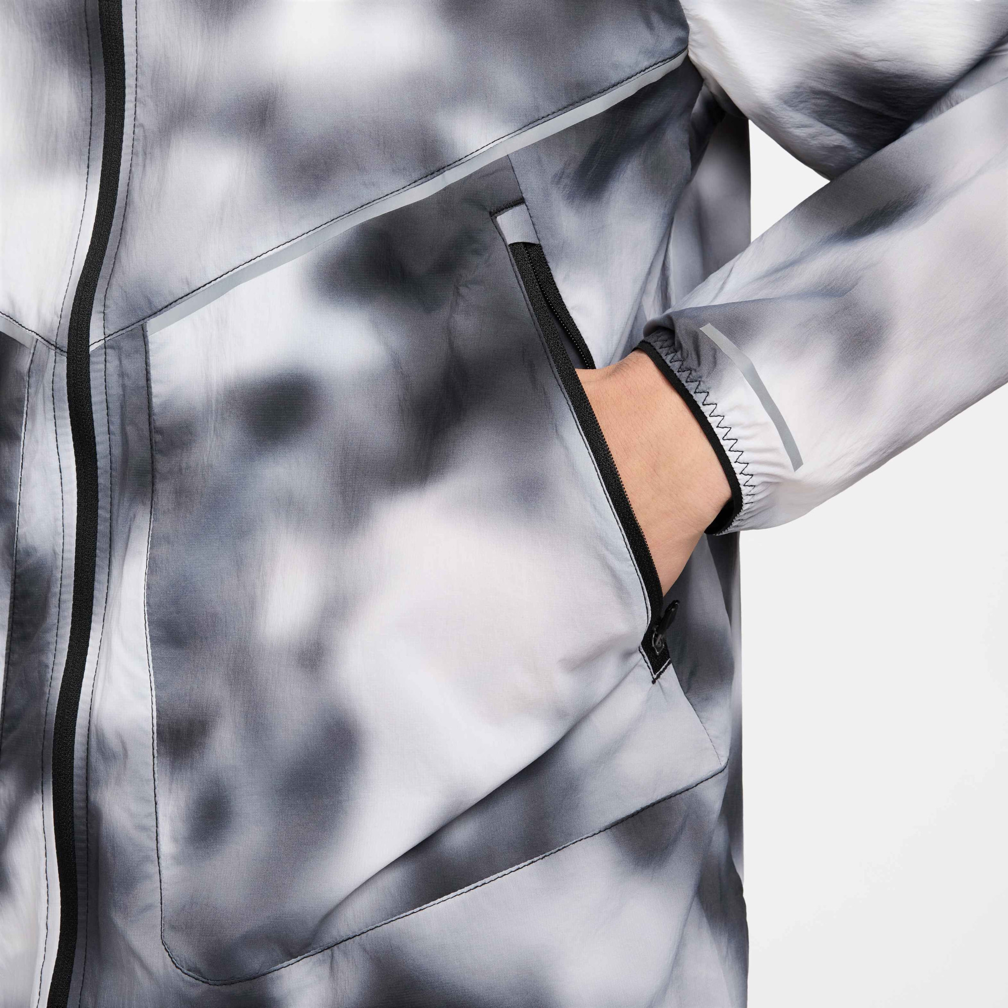 Вітровка чоловіча Nike Run Div Aop Multi HJ4142-010