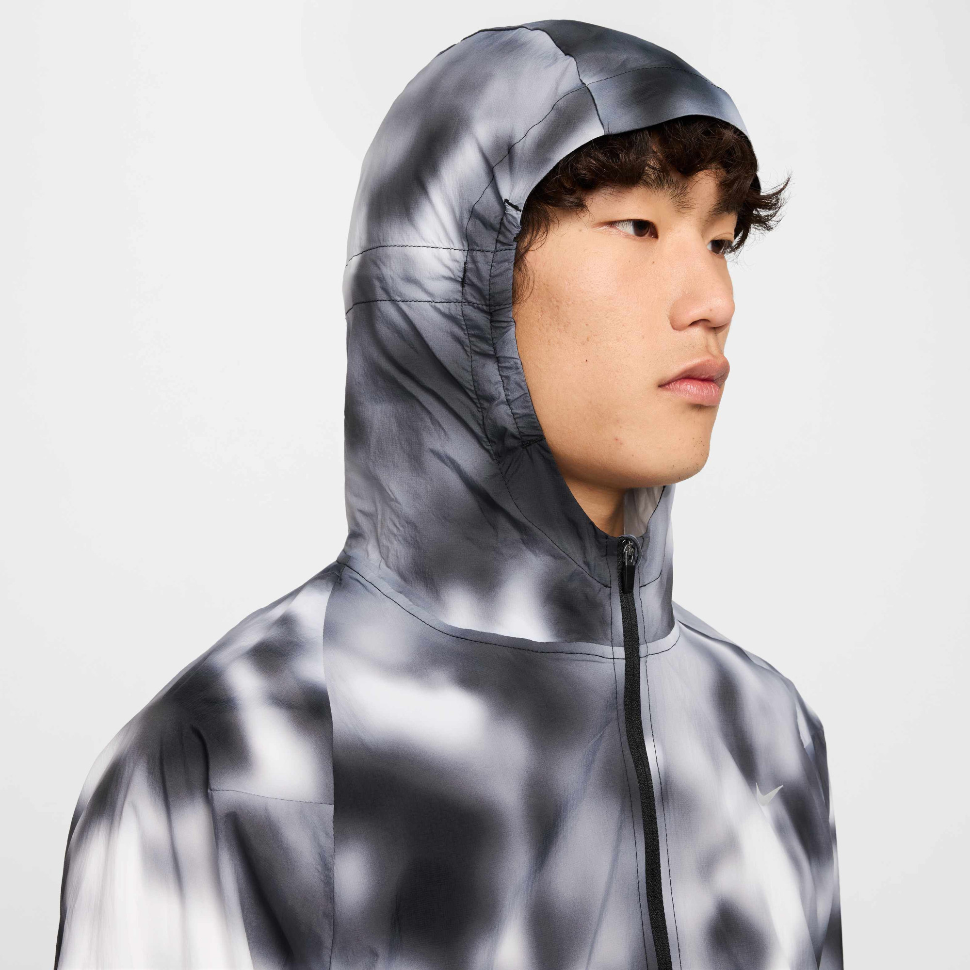 Вітровка чоловіча Nike Run Div Aop Multi HJ4142-010