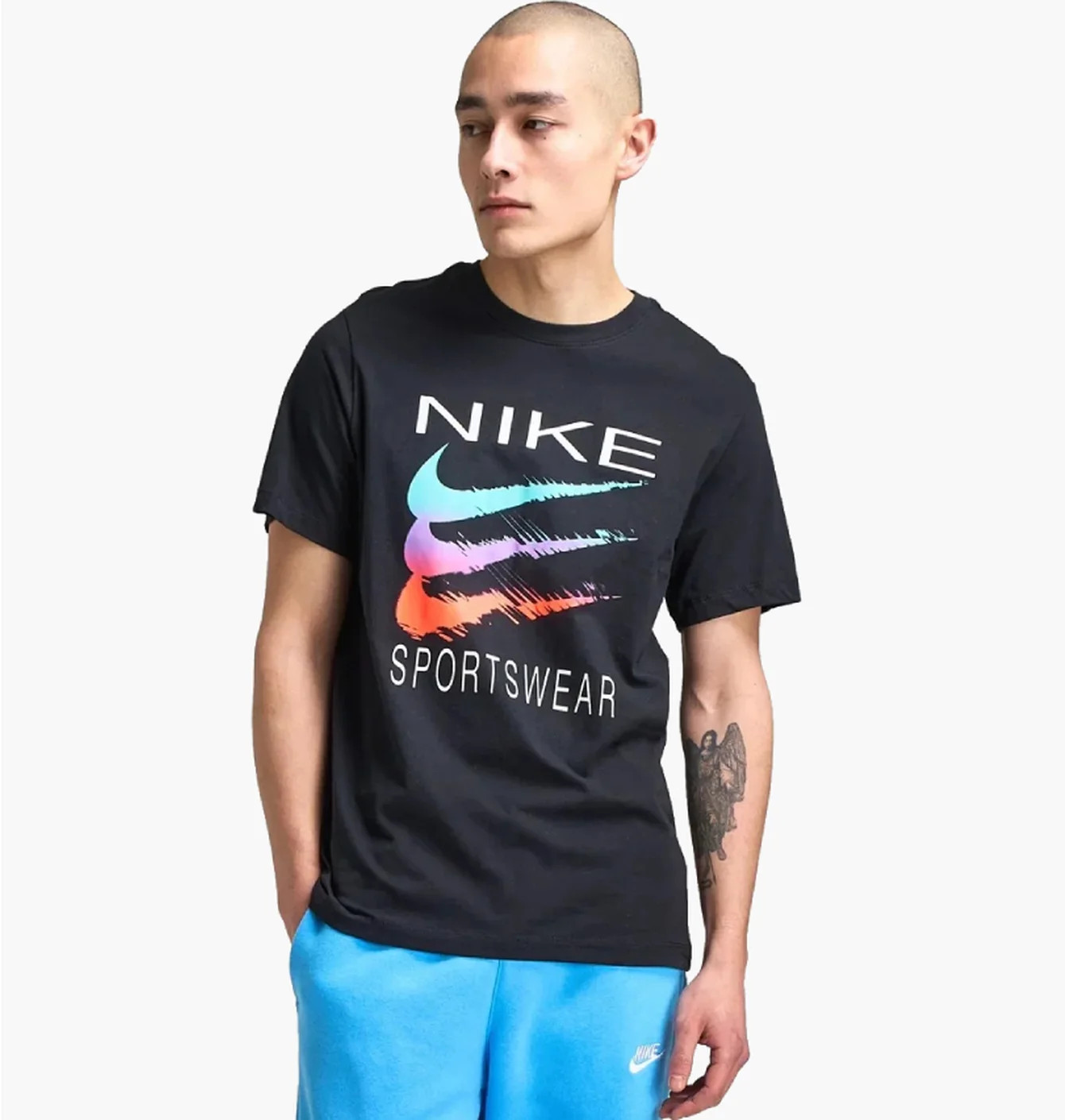 Футболка Nike Sportswear Triple Swoosh Black T-shirt HQ8094-010