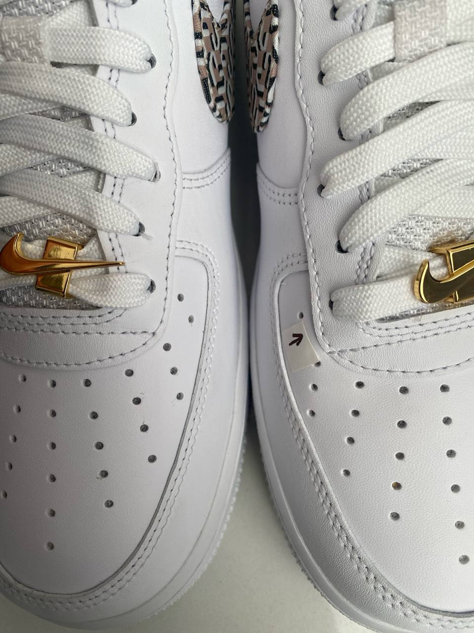 Кросівки Nike WMNS AIR FORCE 1 LX (Клас А) DZ2709-100-R