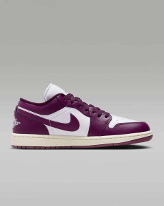 Кросівки Air Jordan 1 Low Violet/White DC0774-161