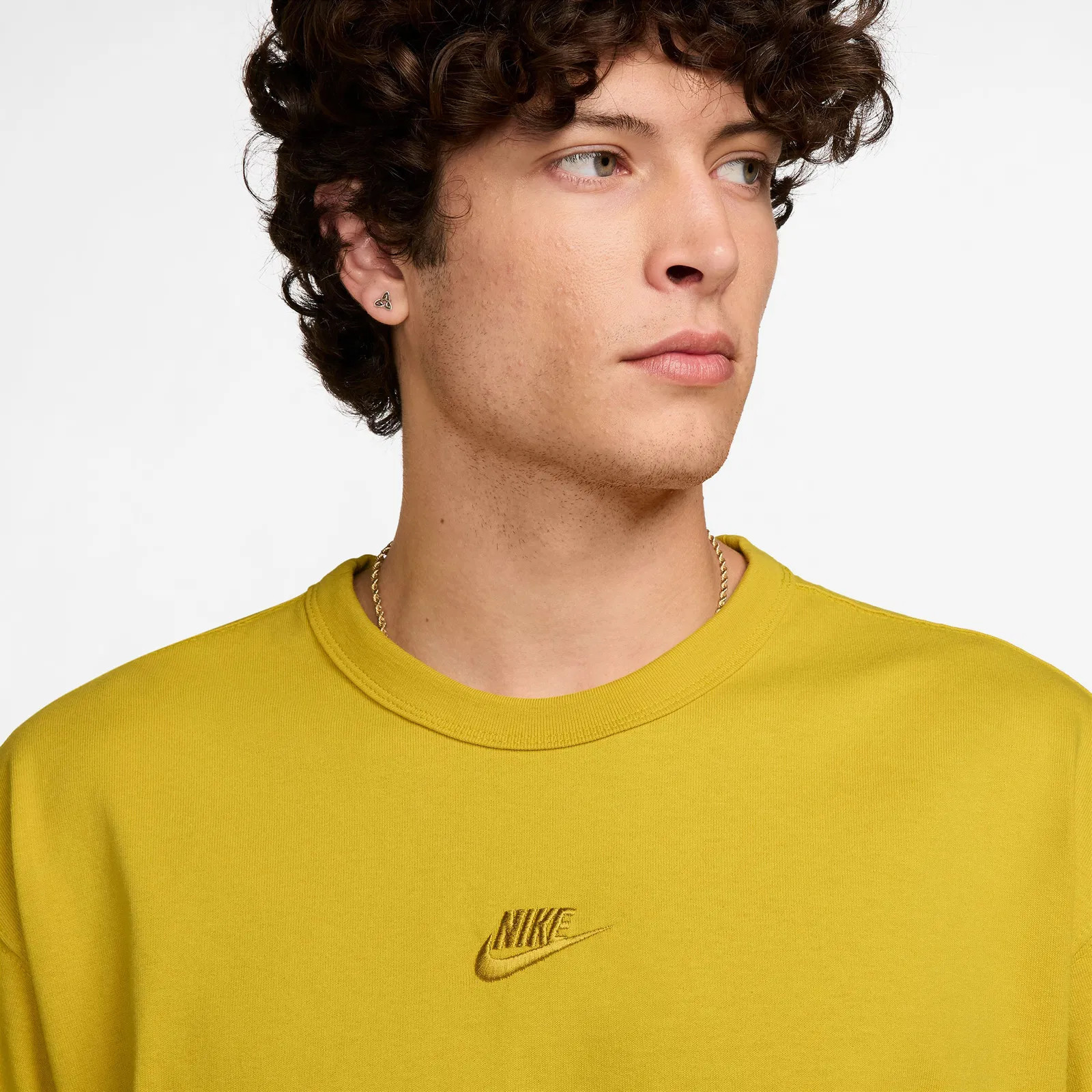 Футболка чоловіча Nike Sw Premium Essential Yellow DO7392-726