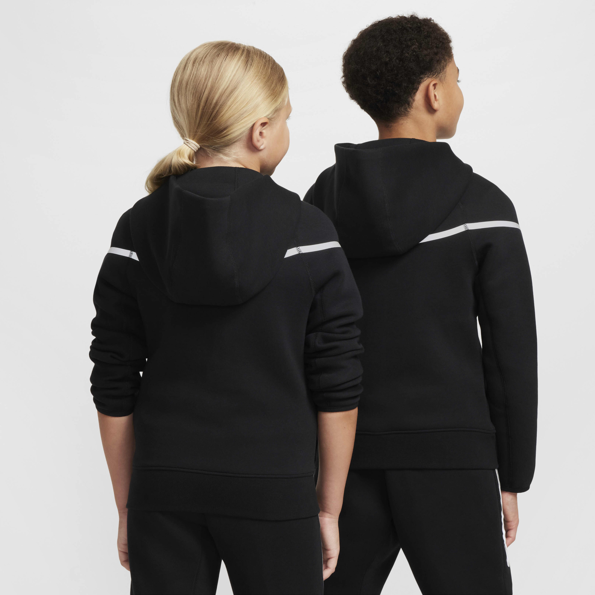 Толстовка дитяча Nike B Nsw Tch Flc Ssnl Tf+ Wr Fz Black FZ5433-010
