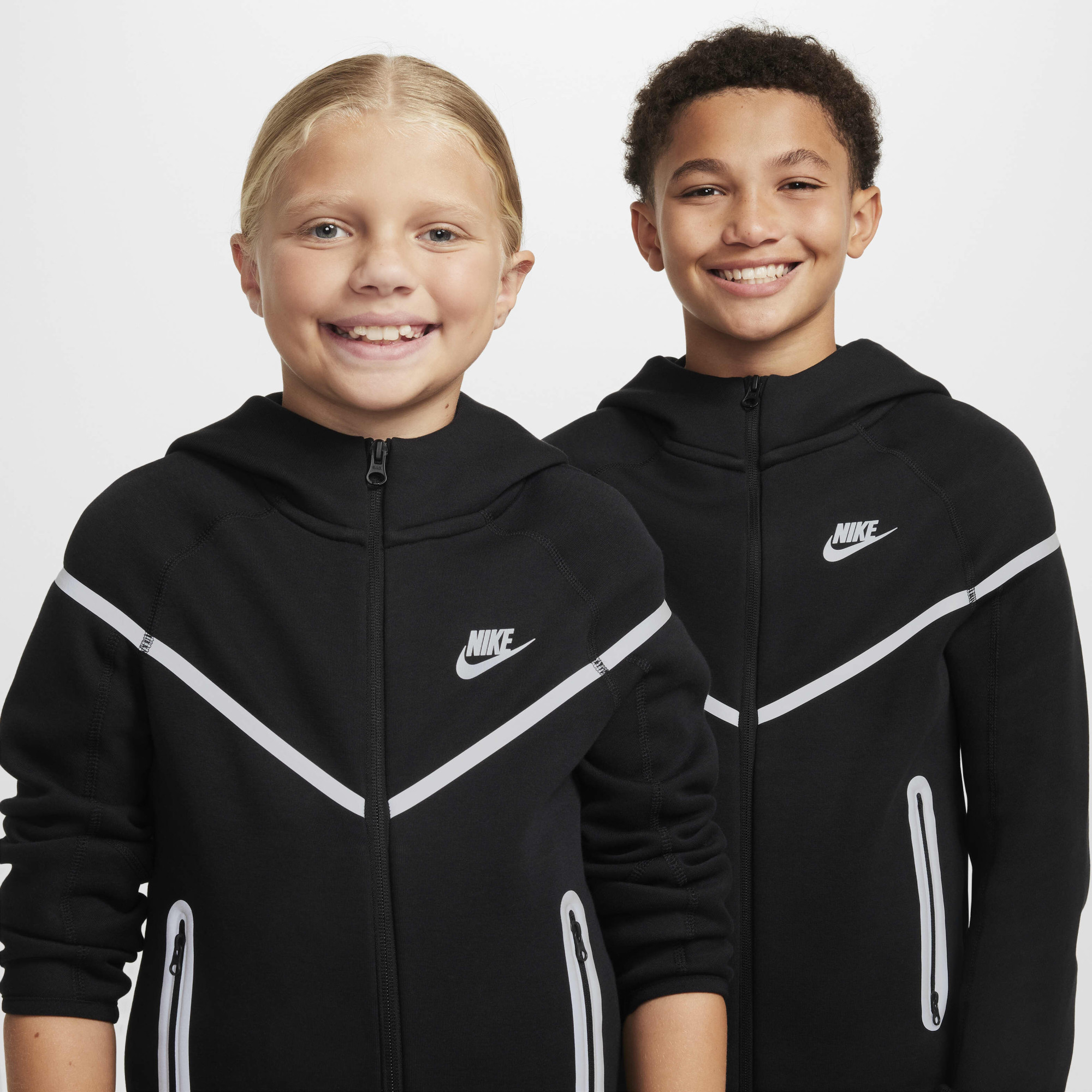 Толстовка дитяча Nike B Nsw Tch Flc Ssnl Tf+ Wr Fz Black FZ5433-010