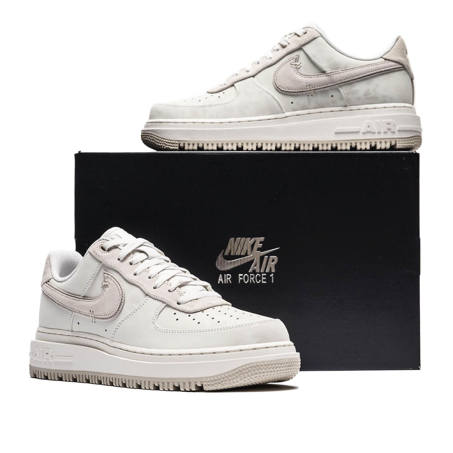 Кросівки Air Force 1 LUXE DD9605 100