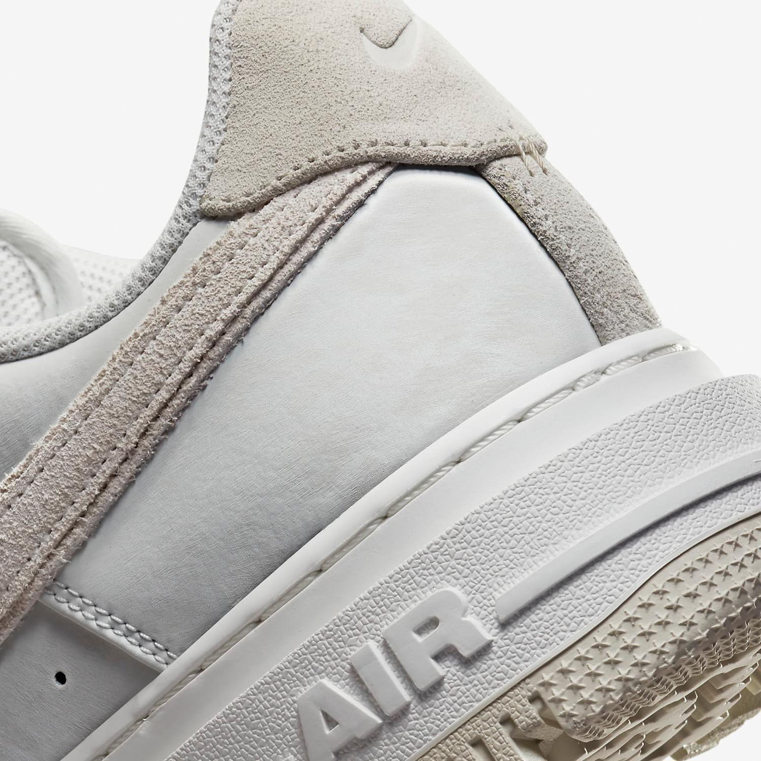 Кросівки Air Force 1 LUXE DD9605 100