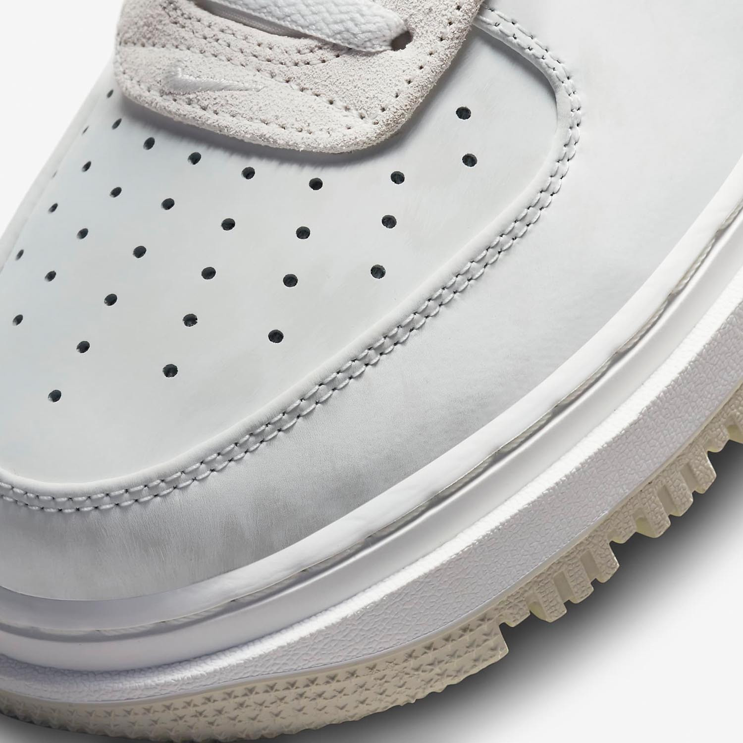 Кросівки Air Force 1 LUXE DD9605 100