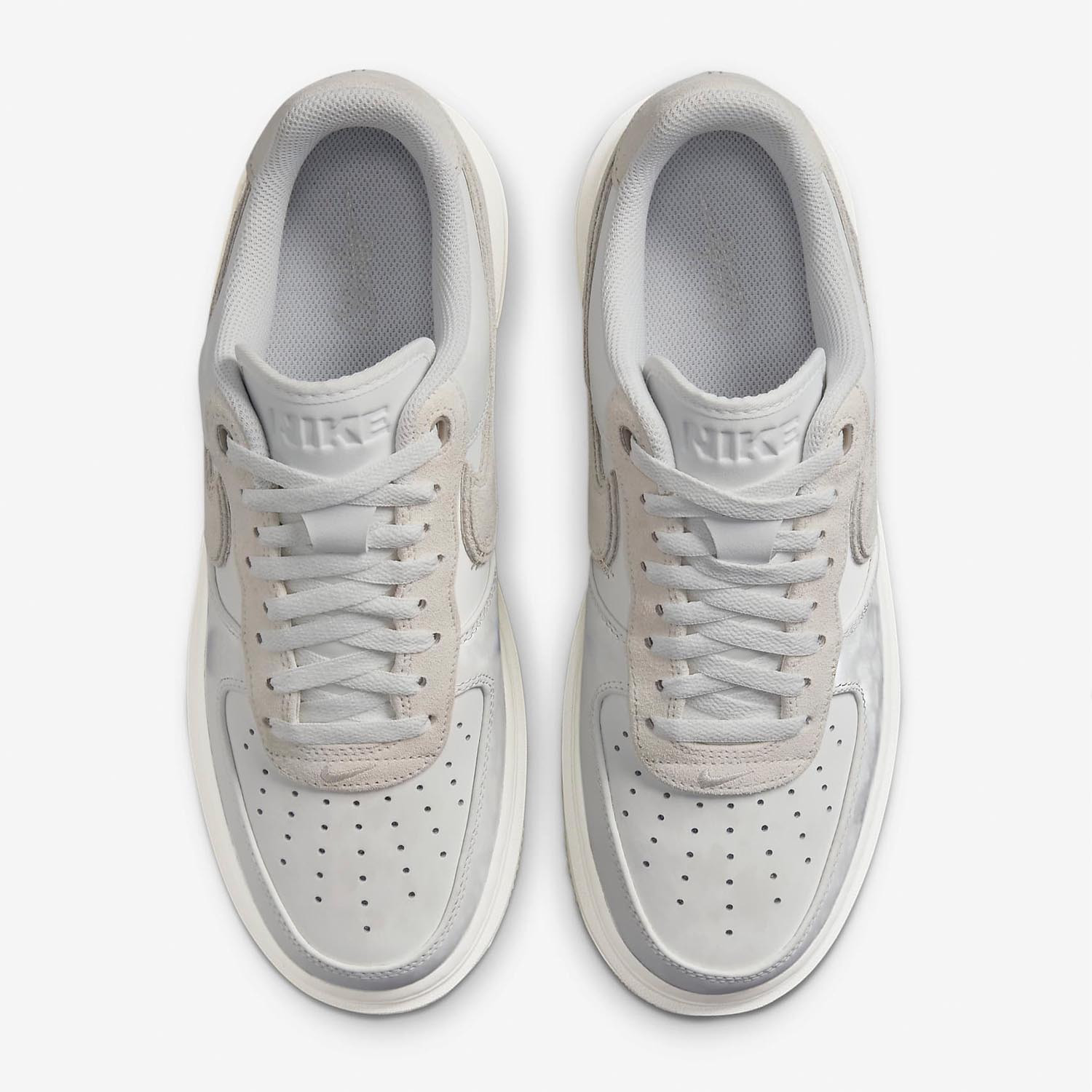 Кросівки Air Force 1 LUXE DD9605 100