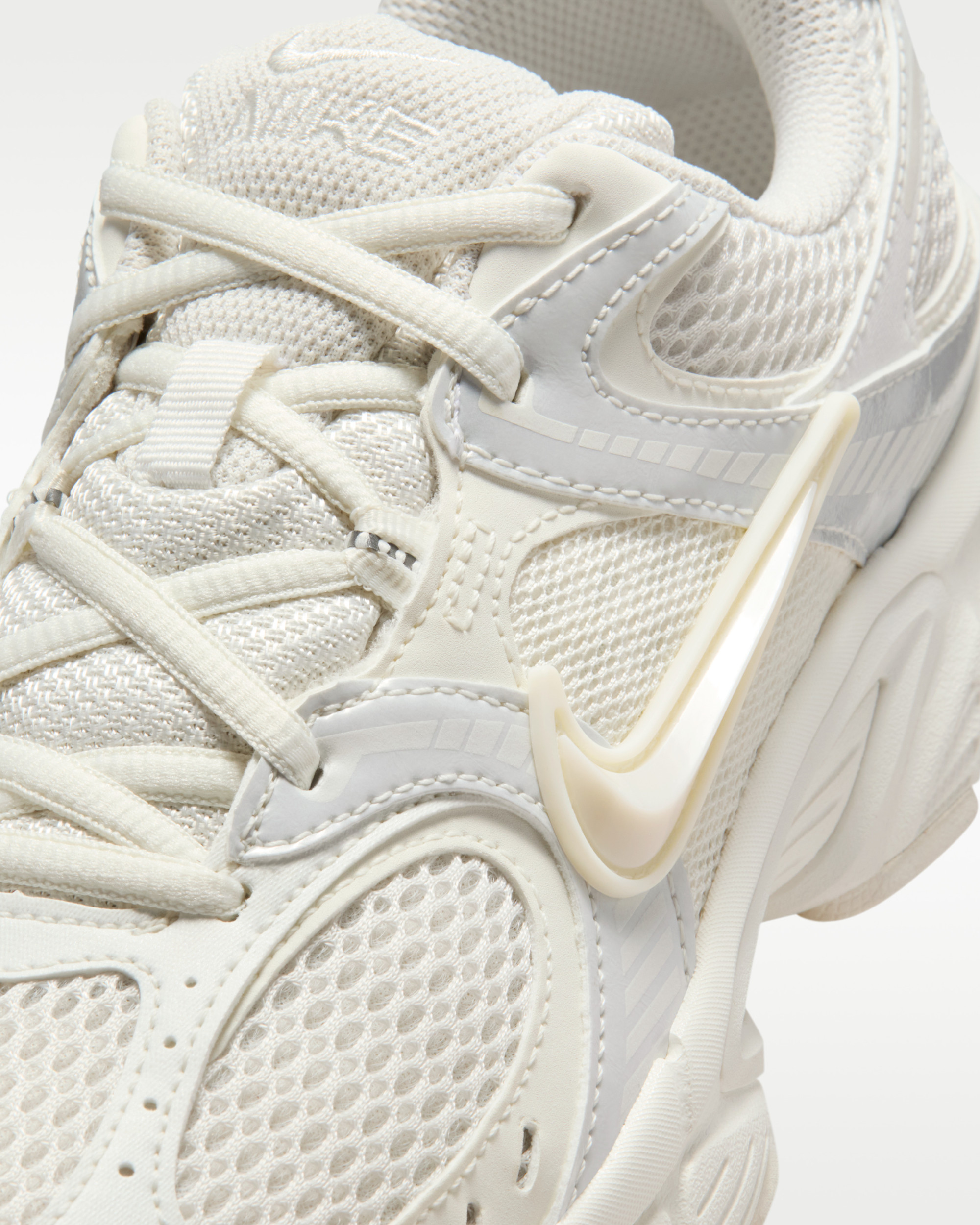 Кросівки Nike W V5 RNR IQ0276-030
