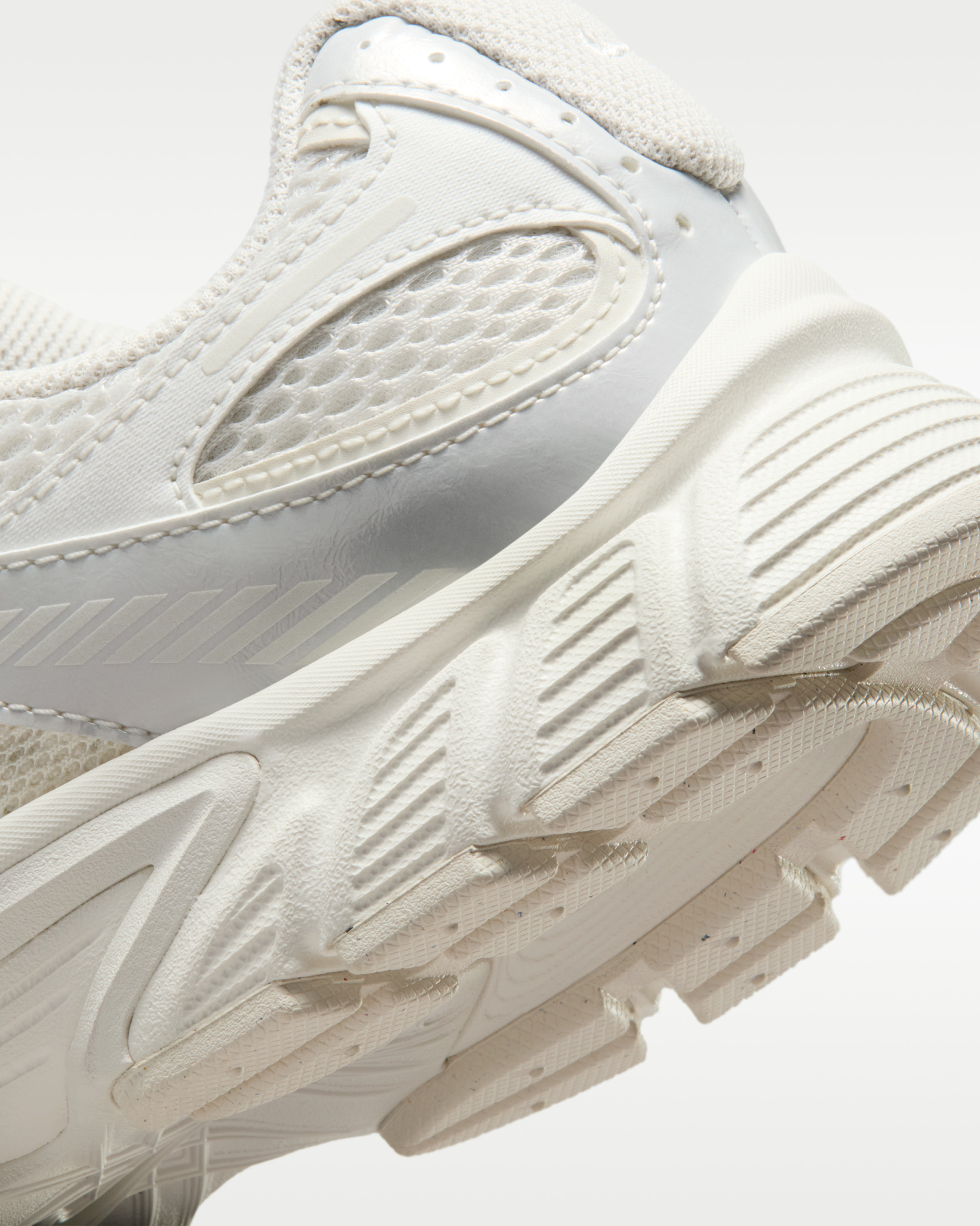 Кросівки Nike W V5 RNR IQ0276-030
