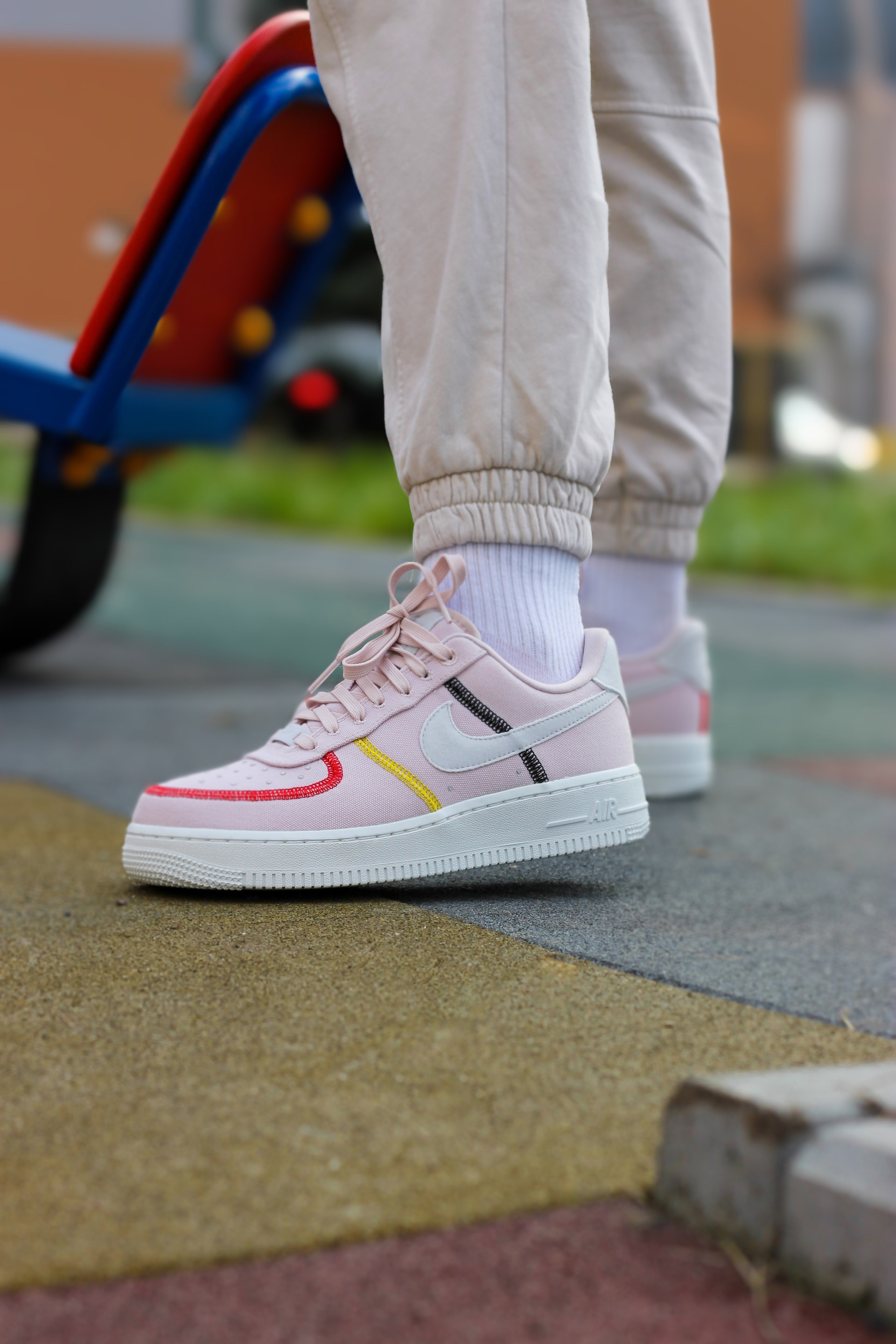 Кросівки Nike WMNS AIR FORCE 1 '07 LX CK6572-600