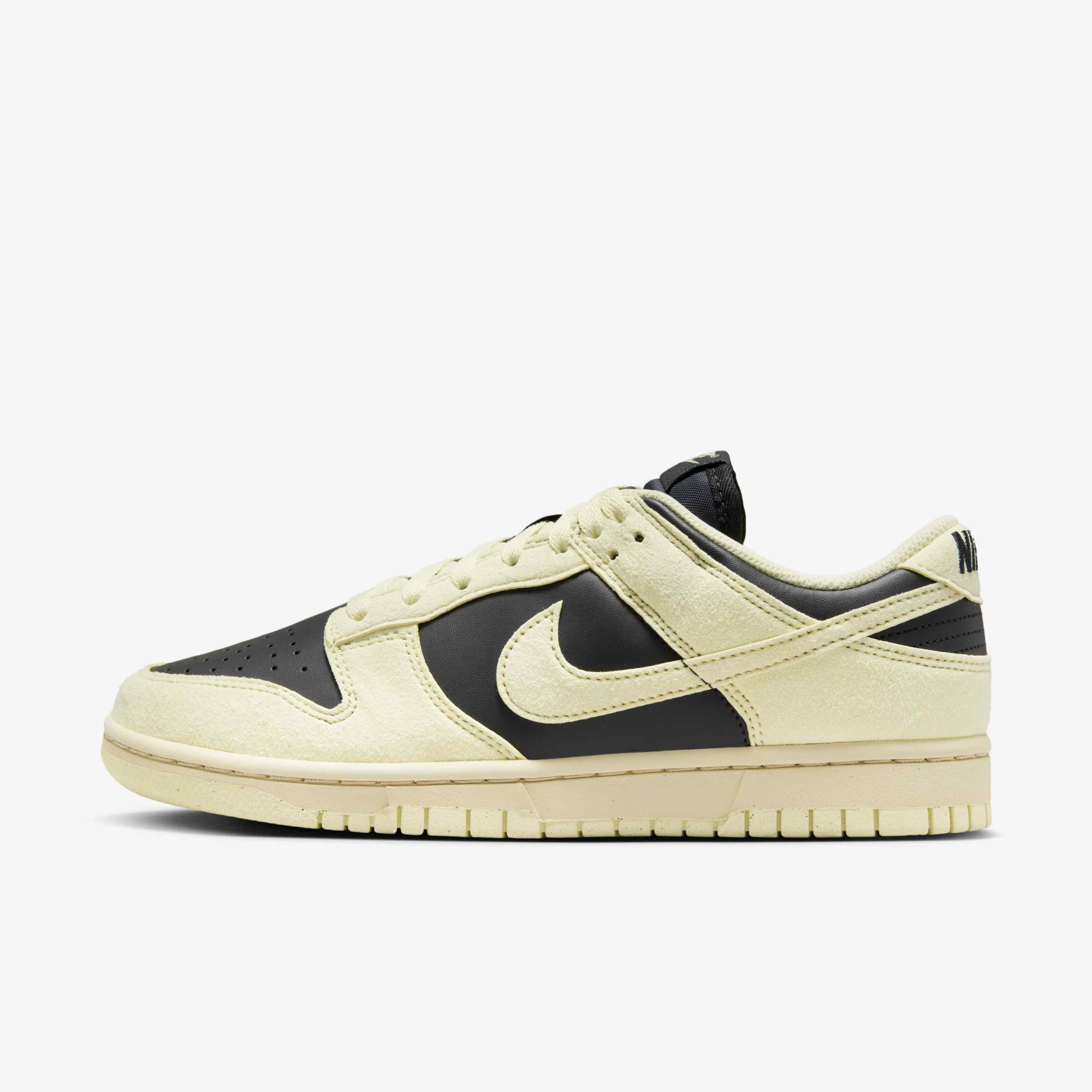 Кросівки жіночі Nike Dunk Low Beige/Black HJ7673-005