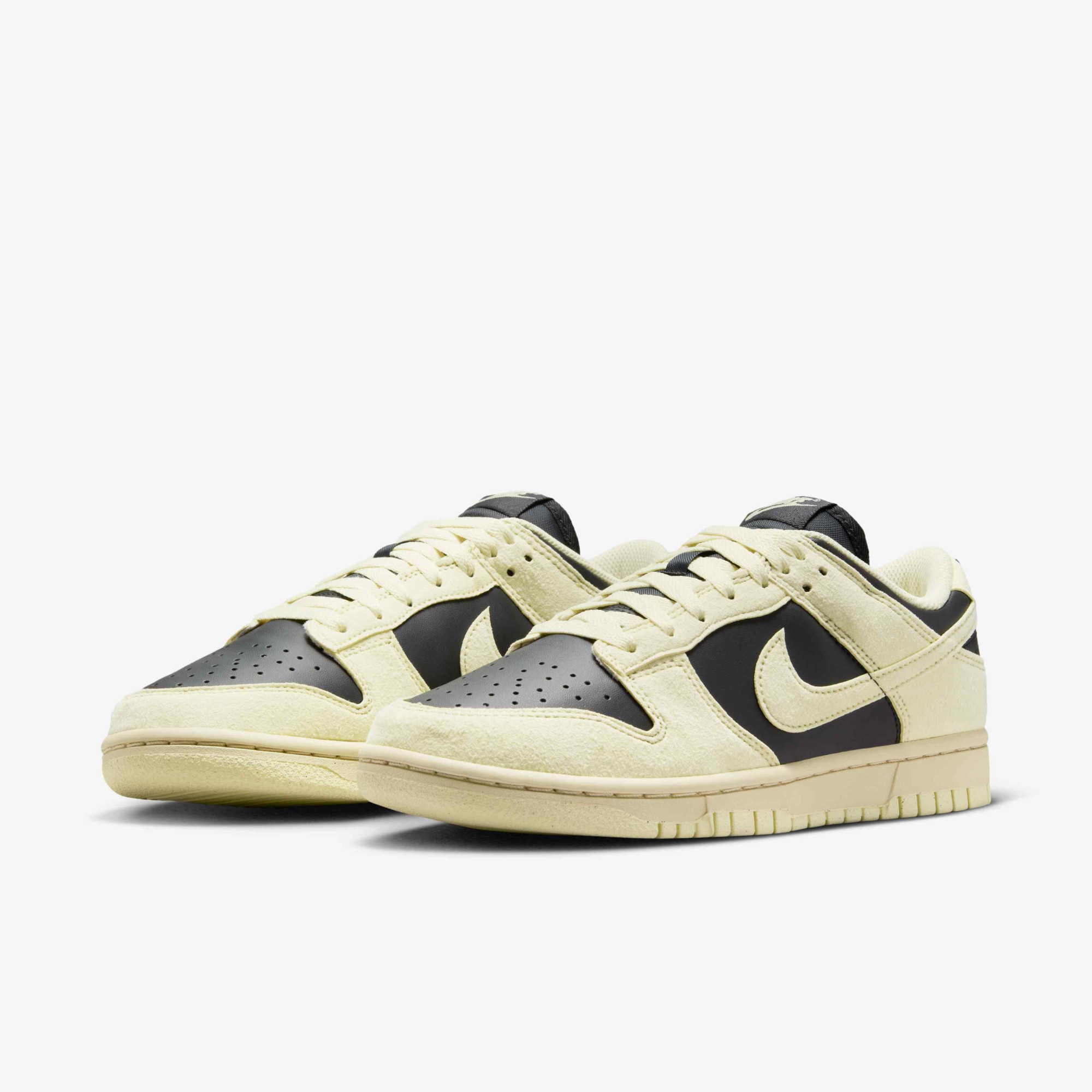 Кросівки жіночі Nike Dunk Low Beige/Black HJ7673-005
