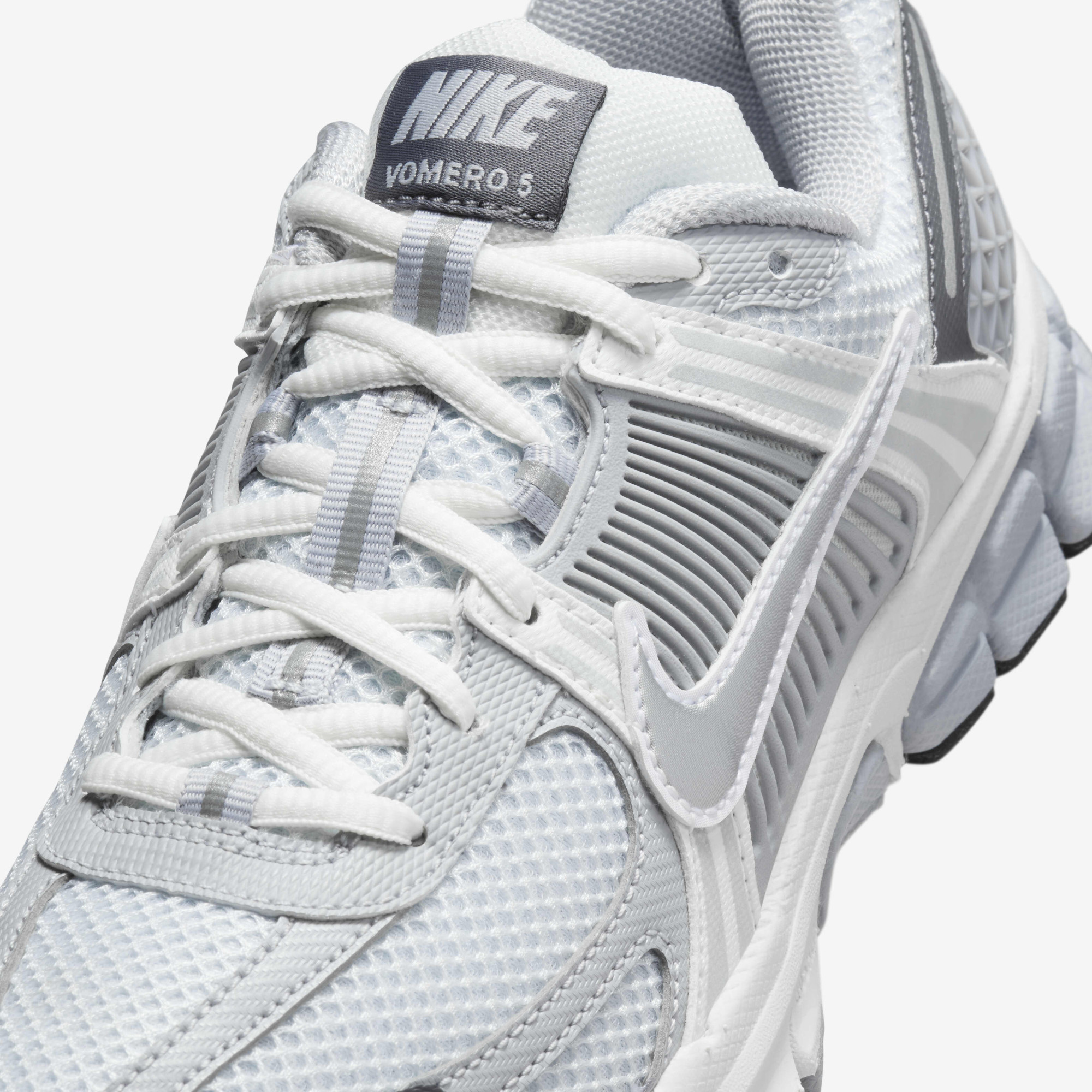 Кросівки Nike VOMERO 5 (GS) HF6998-002