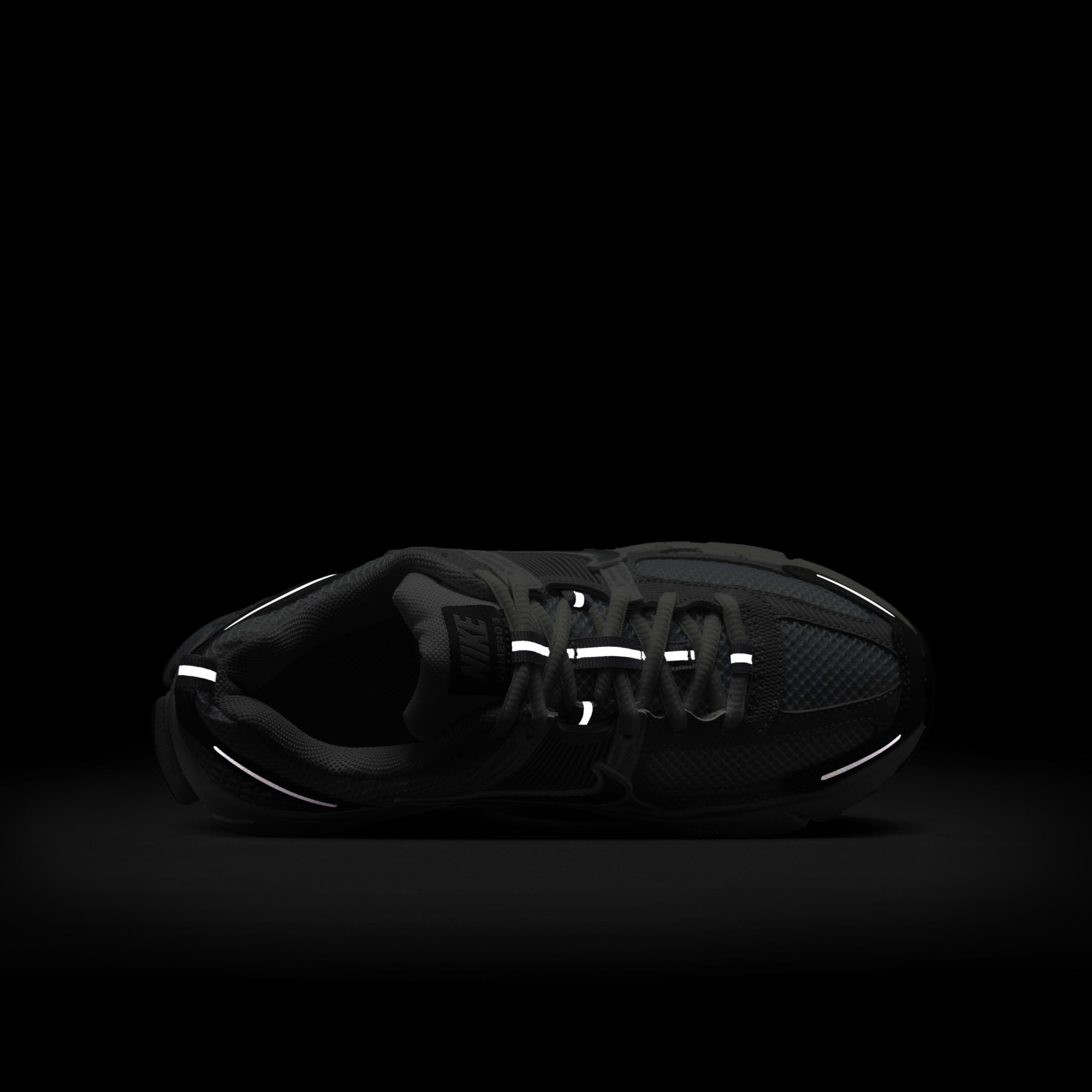 Кросівки Nike VOMERO 5 (GS) HF6998-002