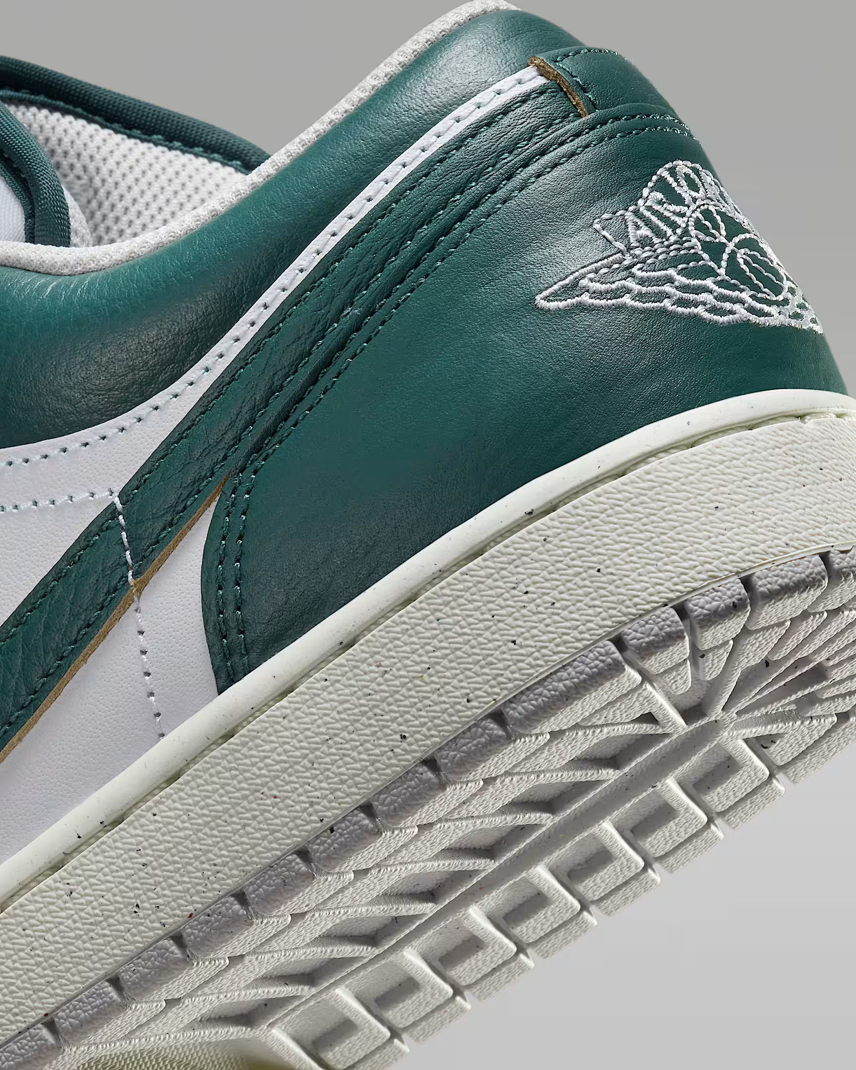 Кросівки Air Jordan 1 Retro Low Se Green/Whiten FQ7687-300