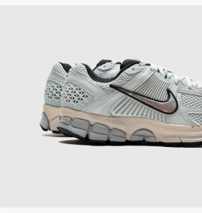 Кросівки Nike Zoom Vomero 5 FN6742-002