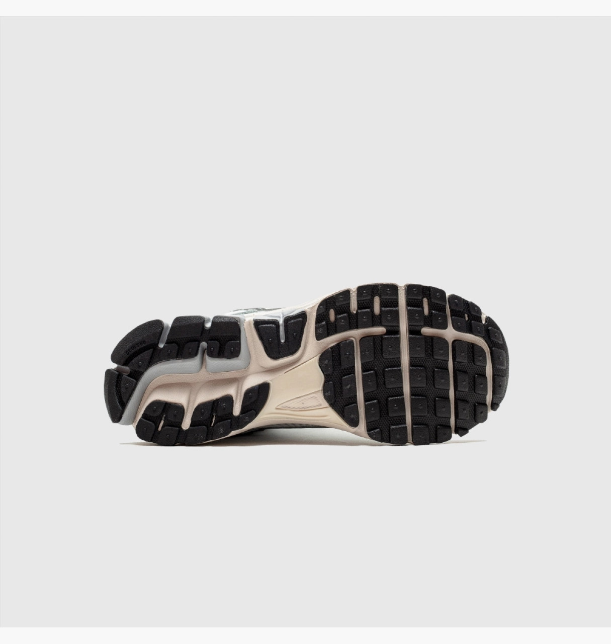 Кросівки Nike Zoom Vomero 5 FN6742-002