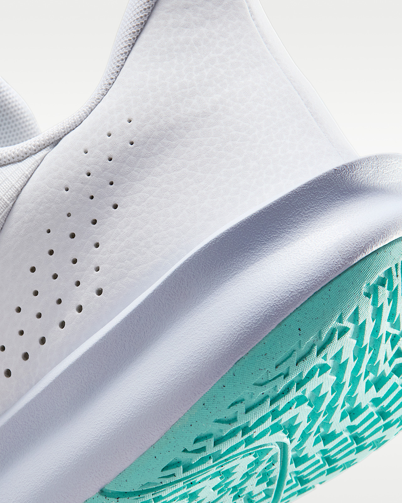 Кросівки Nike PRECISION VII HJ9153-101