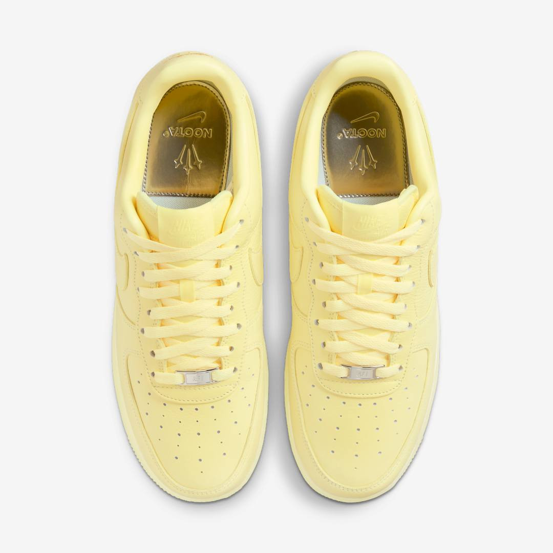 Кросівки Nike AIR FORCE 1 LOW SP CZ8065-800