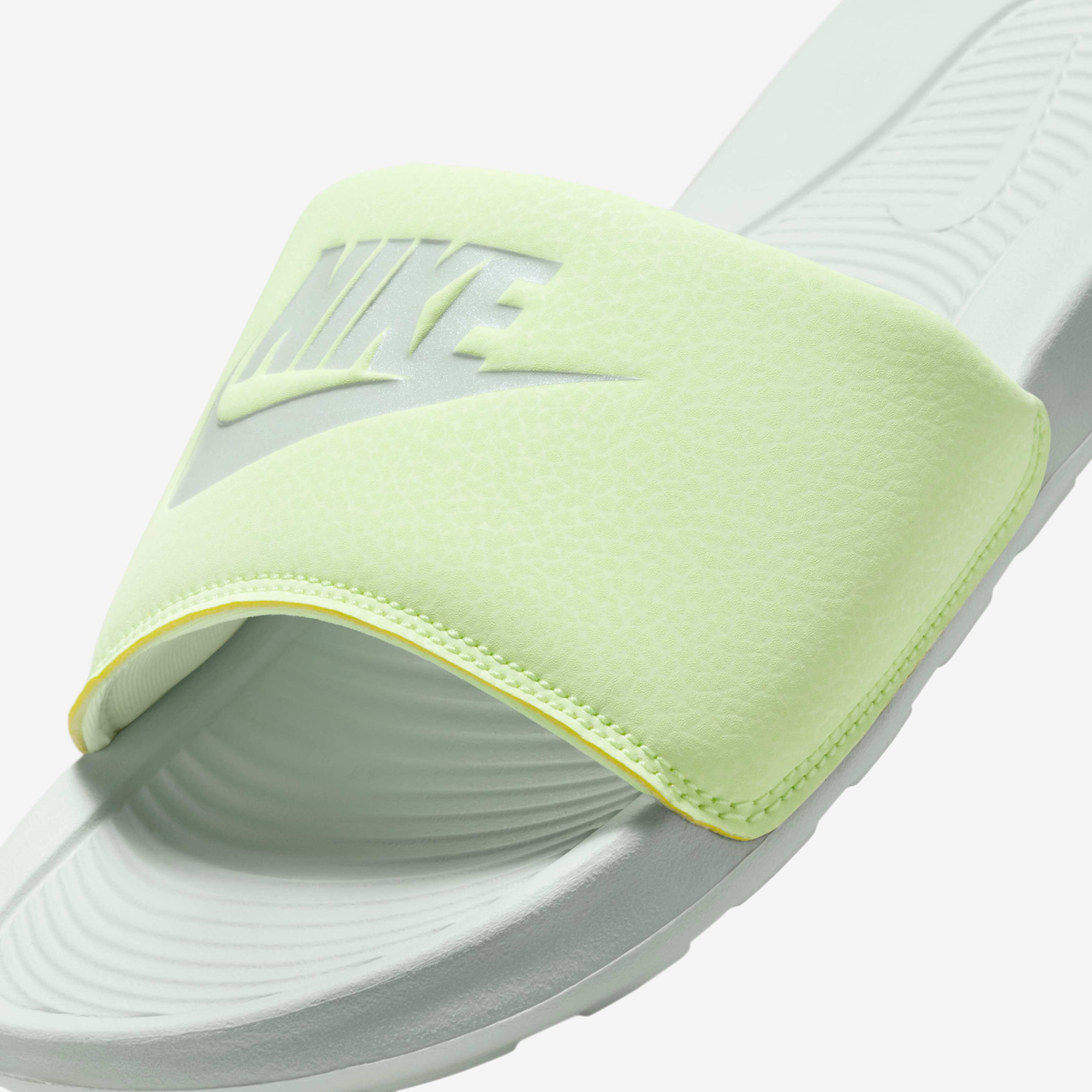 Тапочки CN9677-010 Nike CN9677-010