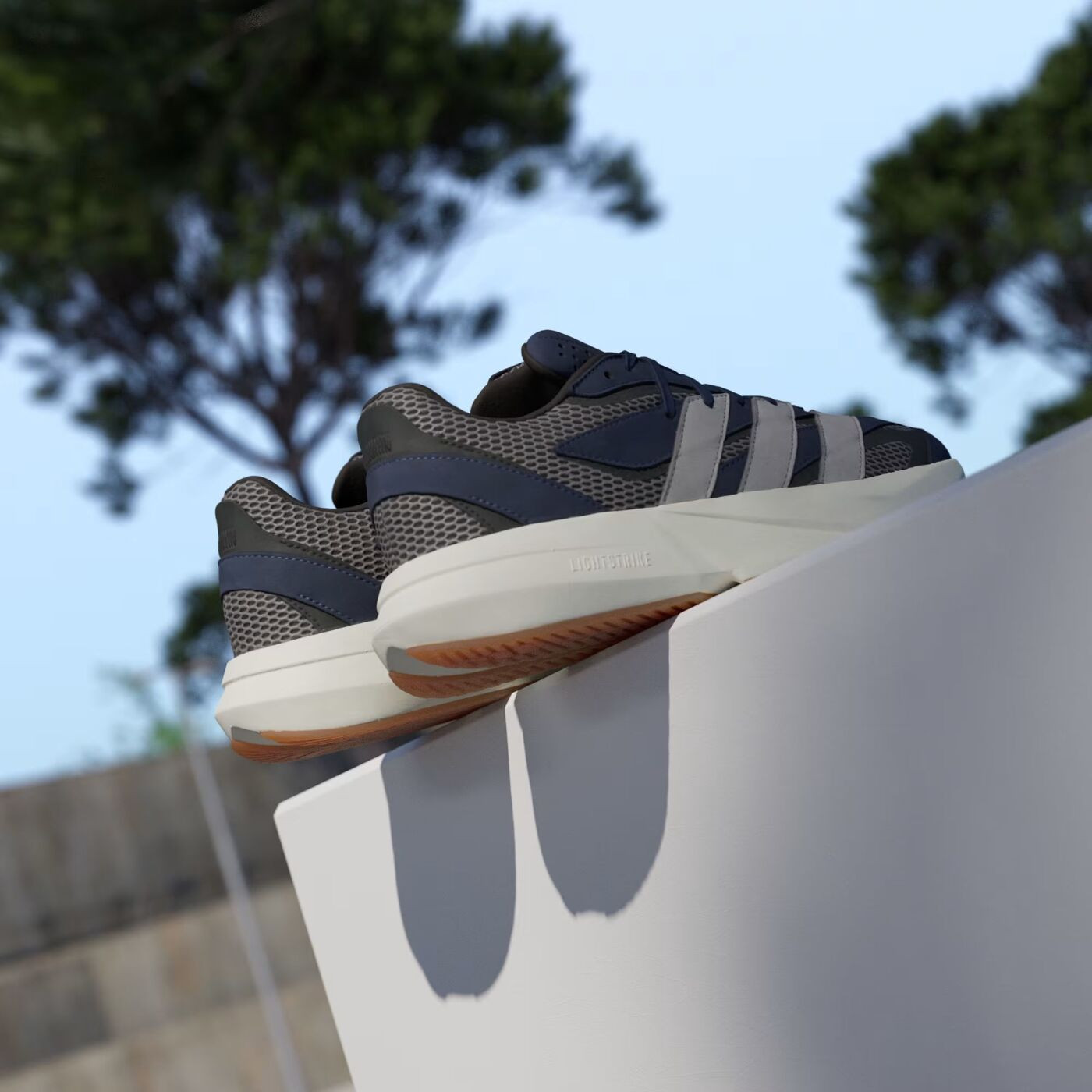 Кросівки чоловічі Adidas Lightblaze JR0039