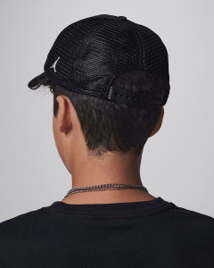 Бейсболка Jordan Big Kids' Foam Trucker Hat 8/20 9A0940-023