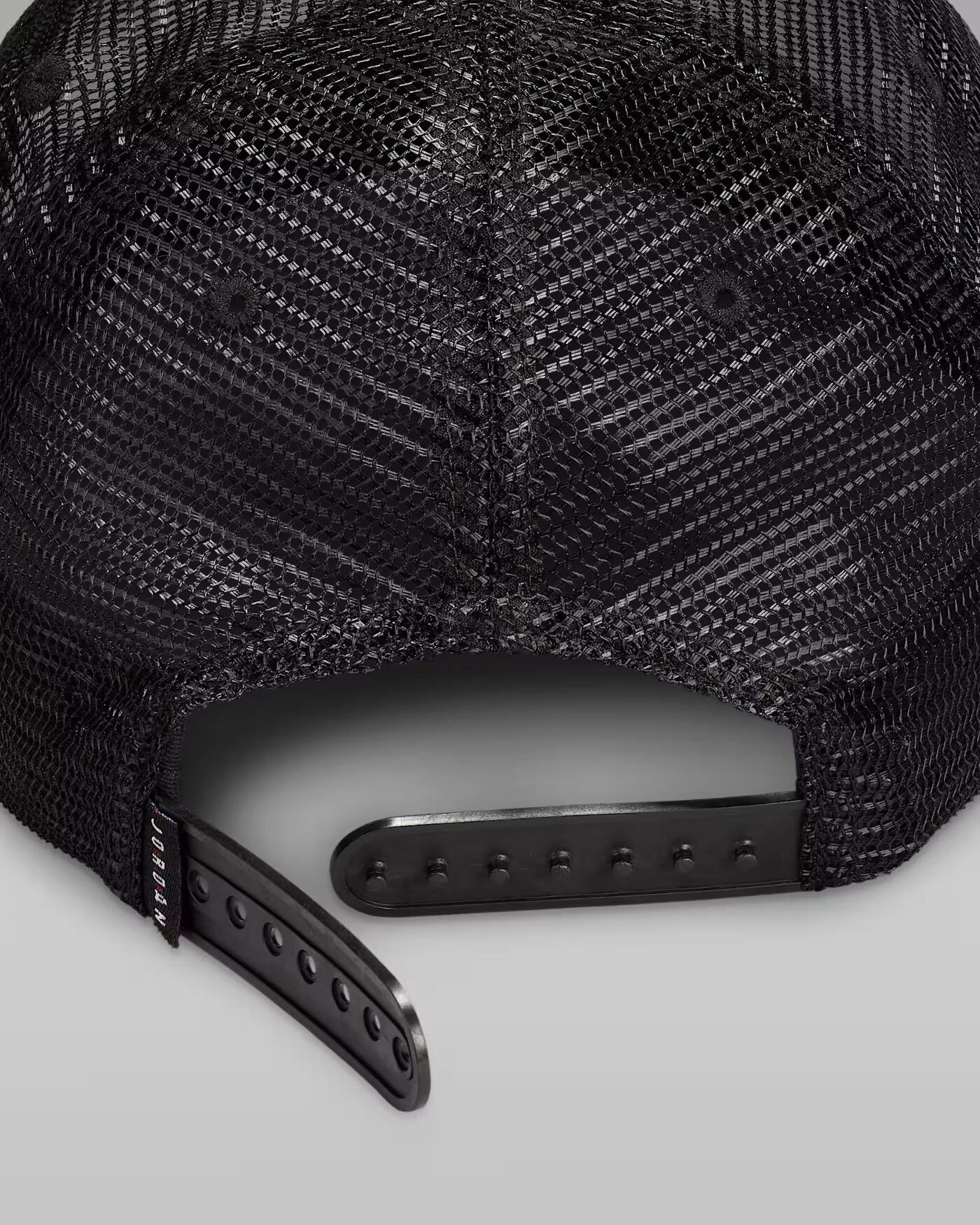 Бейсболка Jordan Big Kids' Foam Trucker Hat 8/20 9A0940-023