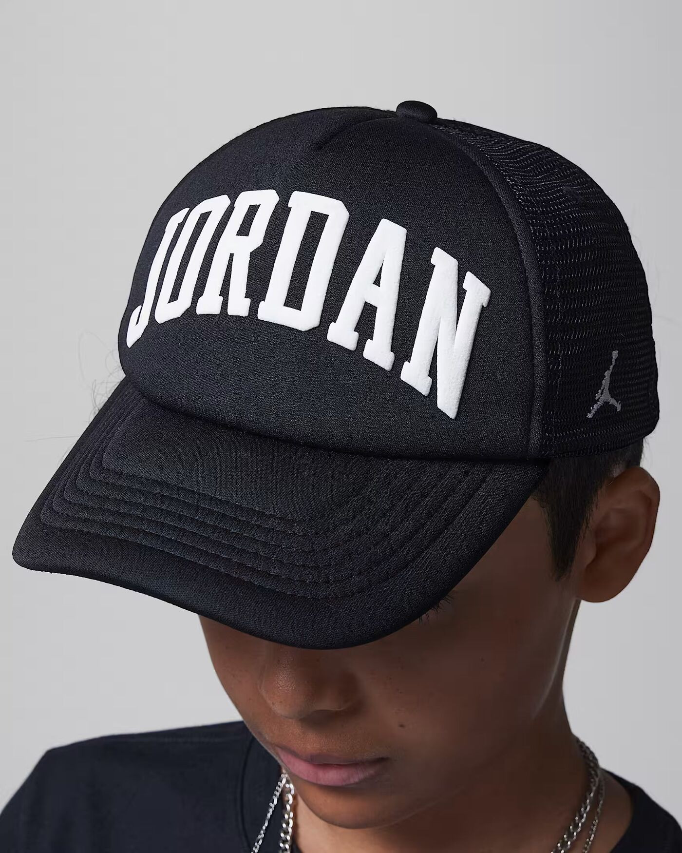 Бейсболка Jordan Big Kids' Foam Trucker Hat 8/20 9A0940-023