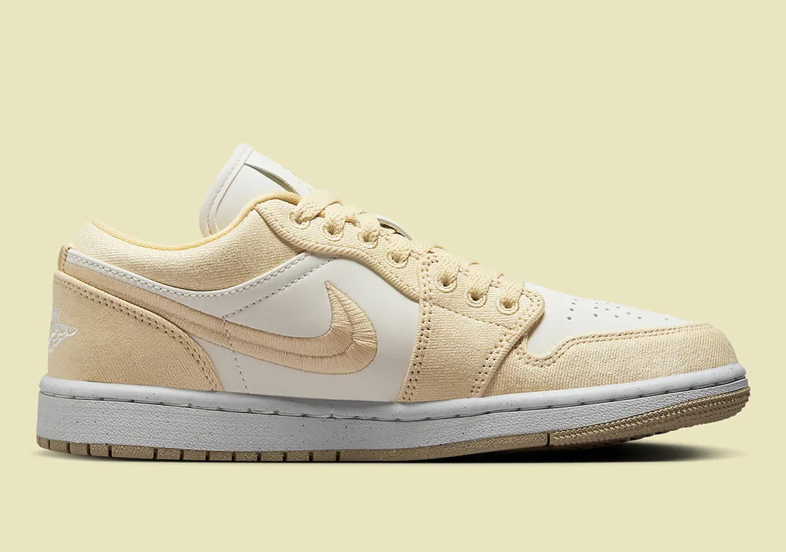 Кросівки Жіночі Air Jordan 1 Low Se Beige/white FN3722-701