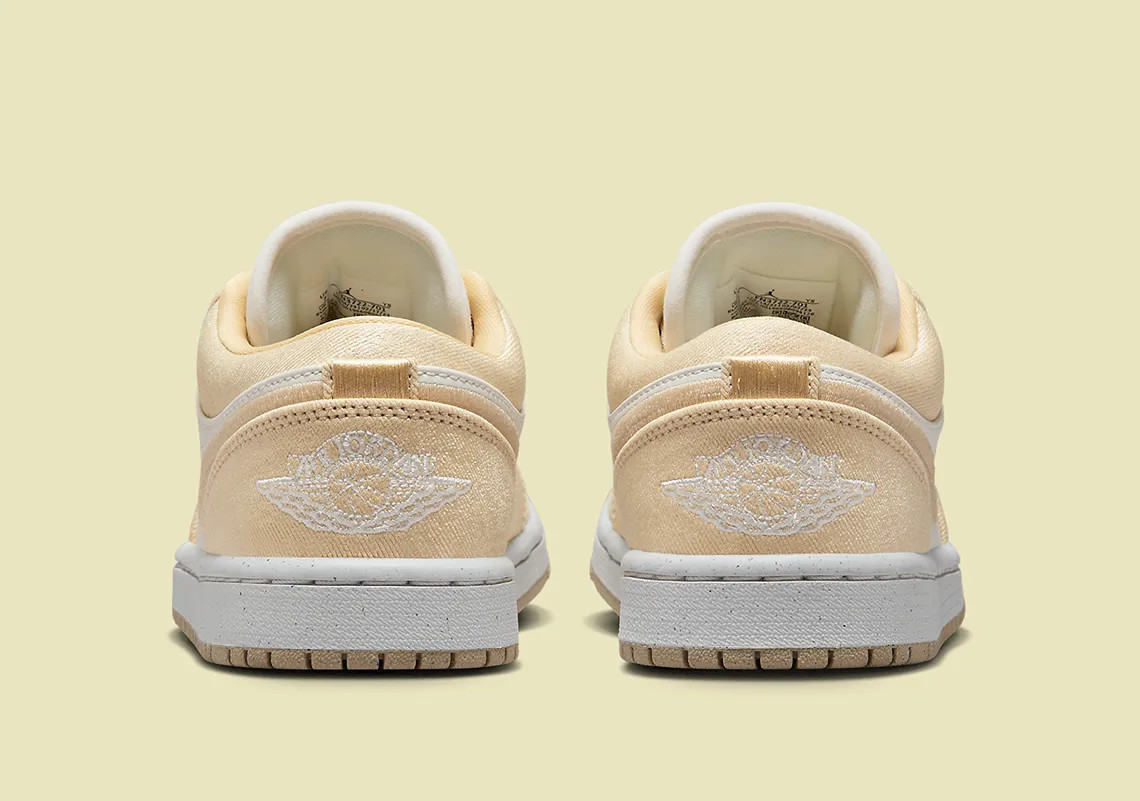 Кросівки Жіночі Air Jordan 1 Low Se Beige/white FN3722-701