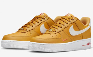 Кросівки Nike Air Force 1 07 Se Yellow DQ7582-700