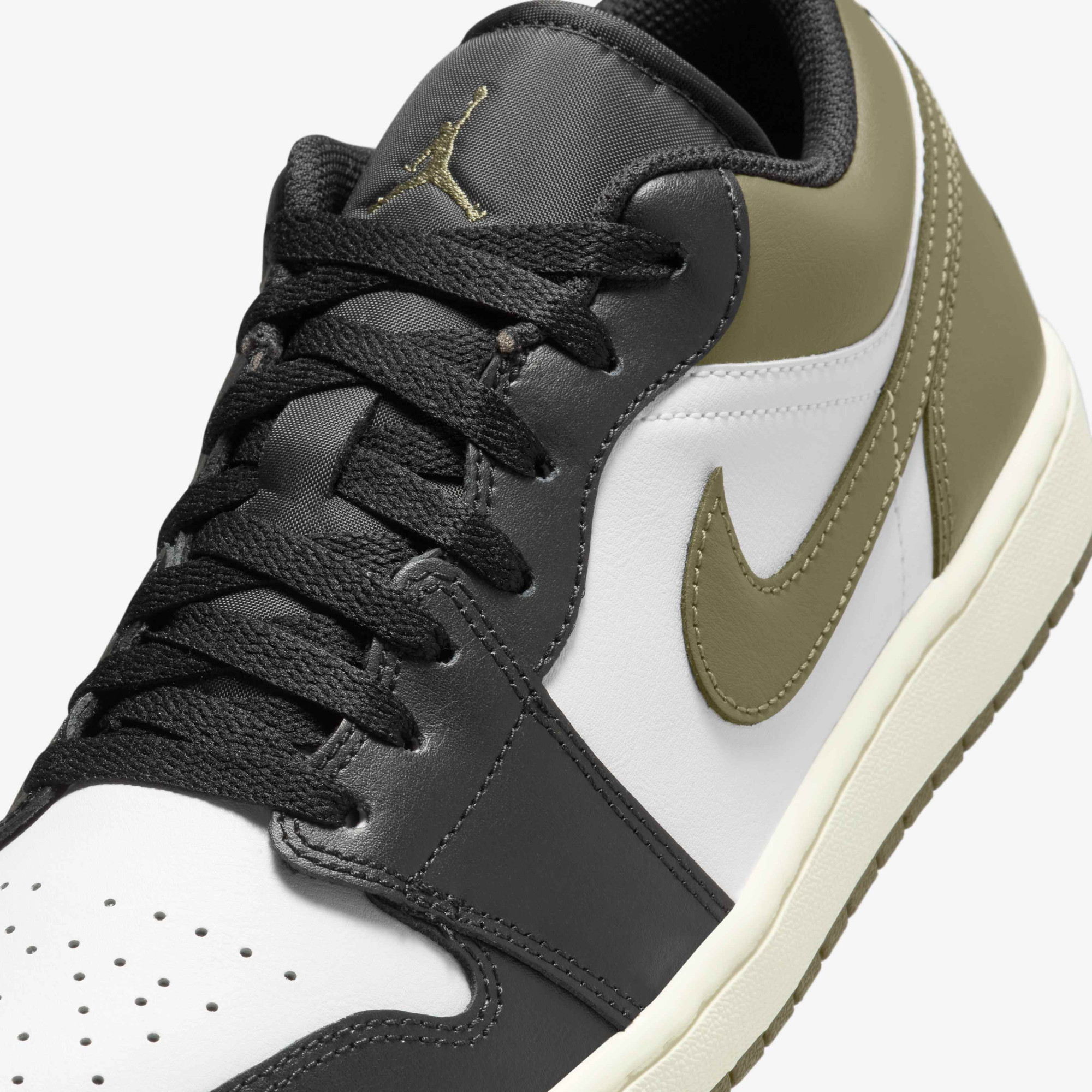 Кросівки мужские Air Jordan 1 Low White/Olive 553558-092