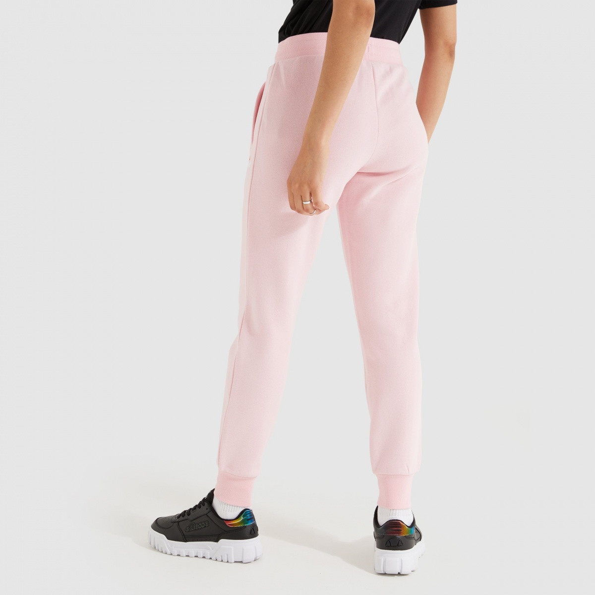 Штани SGK13652E0V-LIGHTPNK Ellesse 10 (44-46) Розовий SGK13652E0V-LIGHTPNK