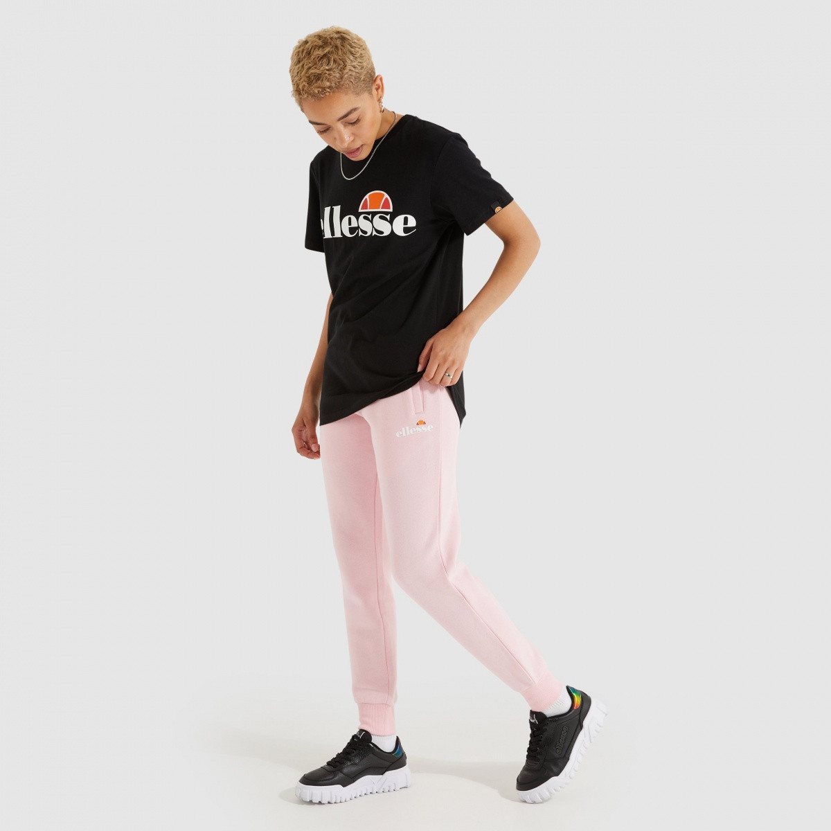 Штани SGK13652E0V-LIGHTPNK Ellesse 10 (44-46) Розовий SGK13652E0V-LIGHTPNK