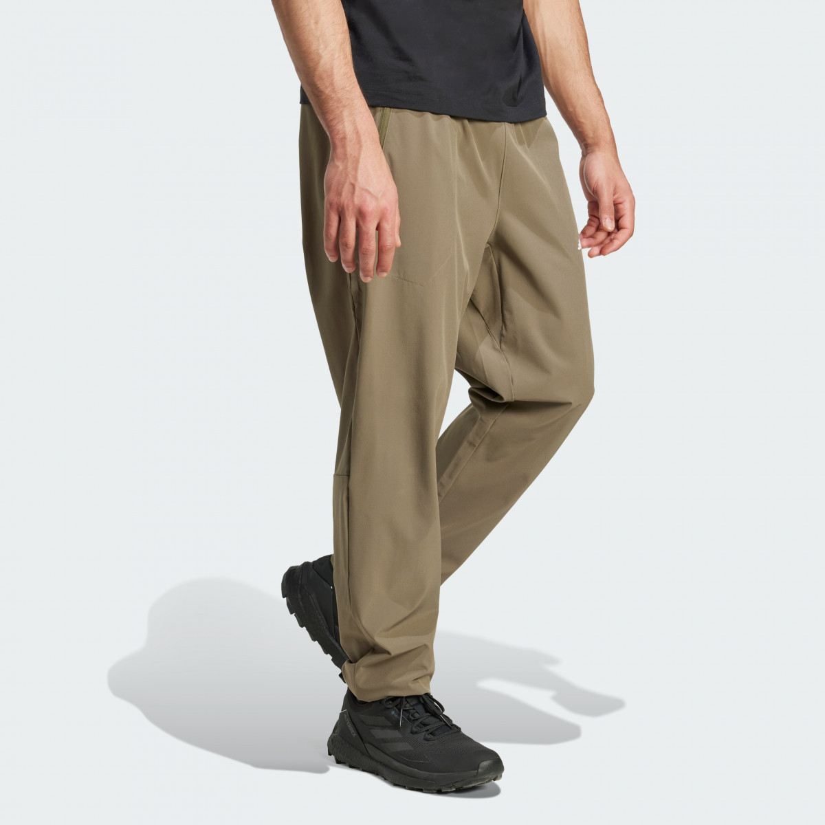 Штани MT ESS PANTS JM3130 Adidas L Хакі JM3130