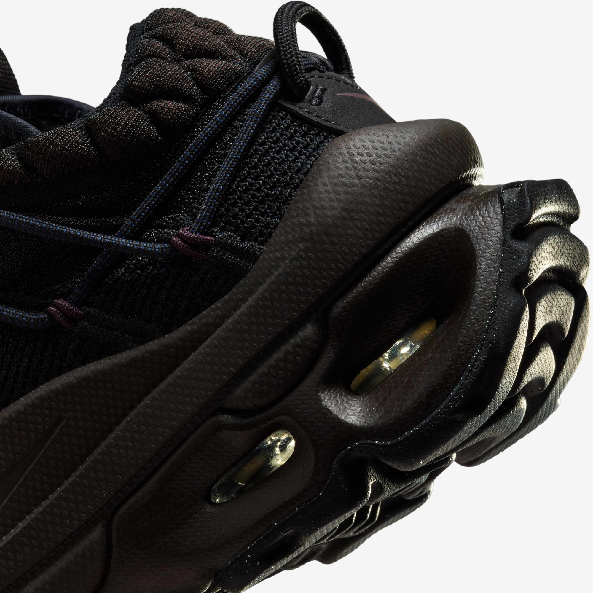 Кросівки жіночі Nike Air Max Flyknit Venture FD2110-001