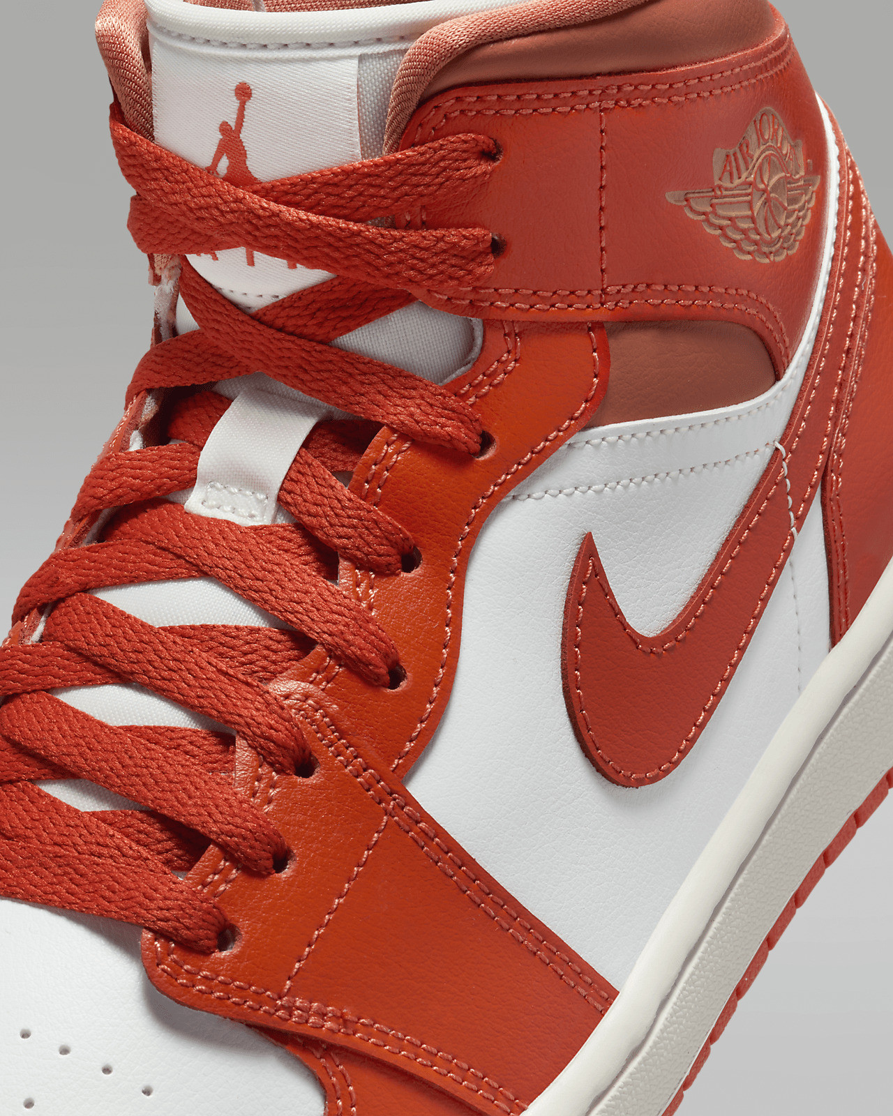 Кросівки жіночі Air Jordan 1 Mid Orange/White BQ6472-108