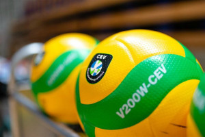 М'яч волейбольний Mikasa V200W-CEV (ORIGINAL) V200W-CEV