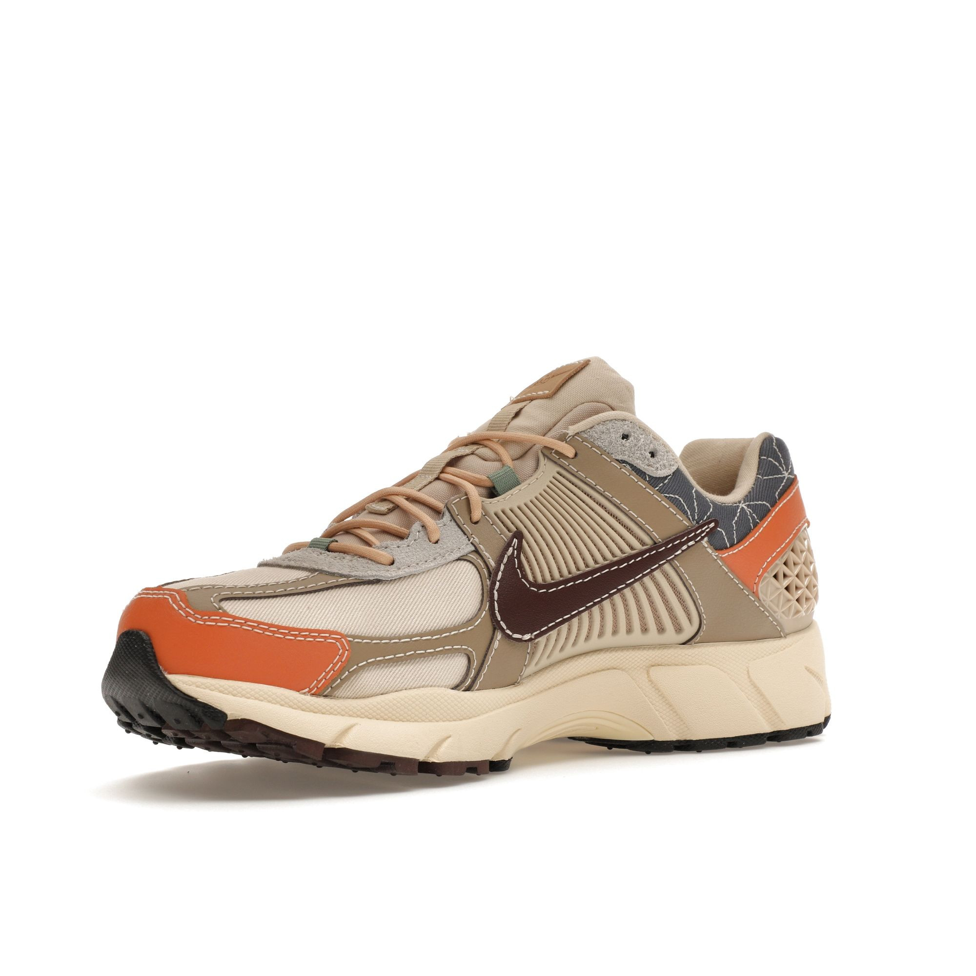 Кросівки Nike ZOOM VOMERO 5 FZ5051-121