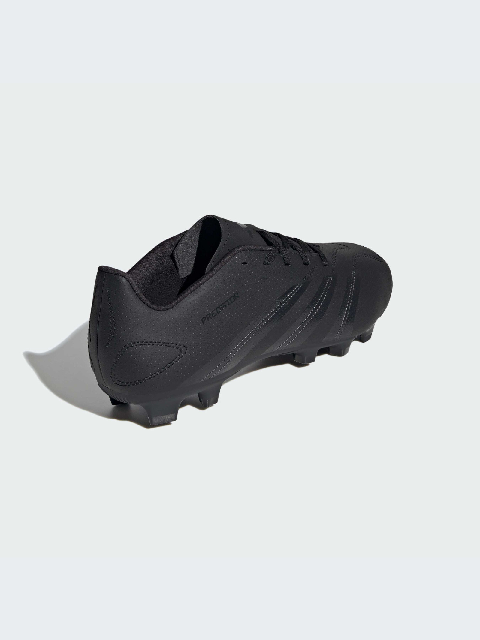 Бутси Adidas Predator Club Flexible IG7759
