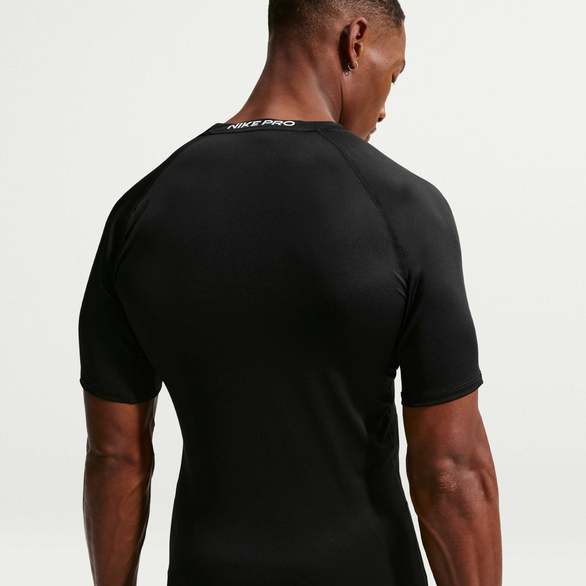 Футболка Nike M NP DF TIGHT TOP SS FB7932-010