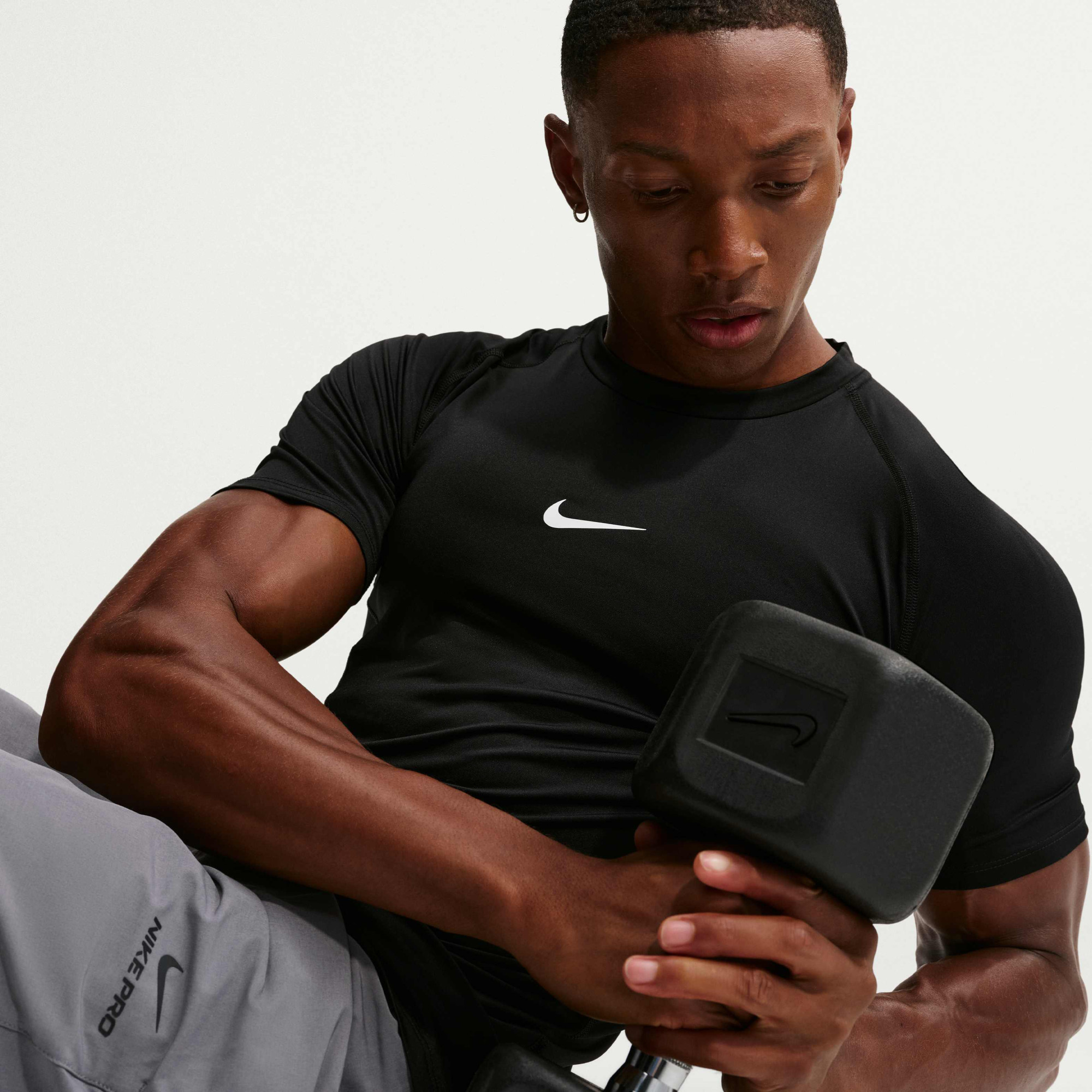 Футболка Nike M NP DF TIGHT TOP SS FB7932-010