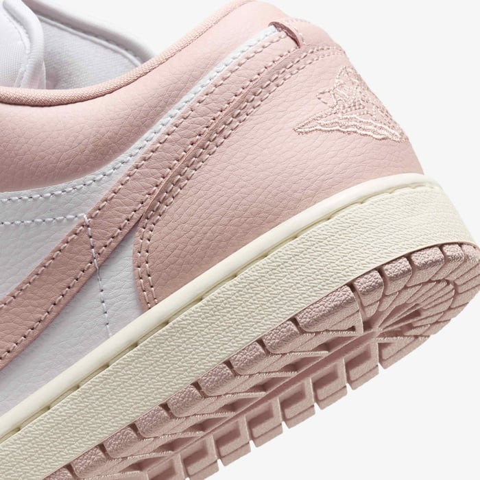 Кросівки Air Jordan 1 WMNS LOW PINK OXFORD DC0774-162