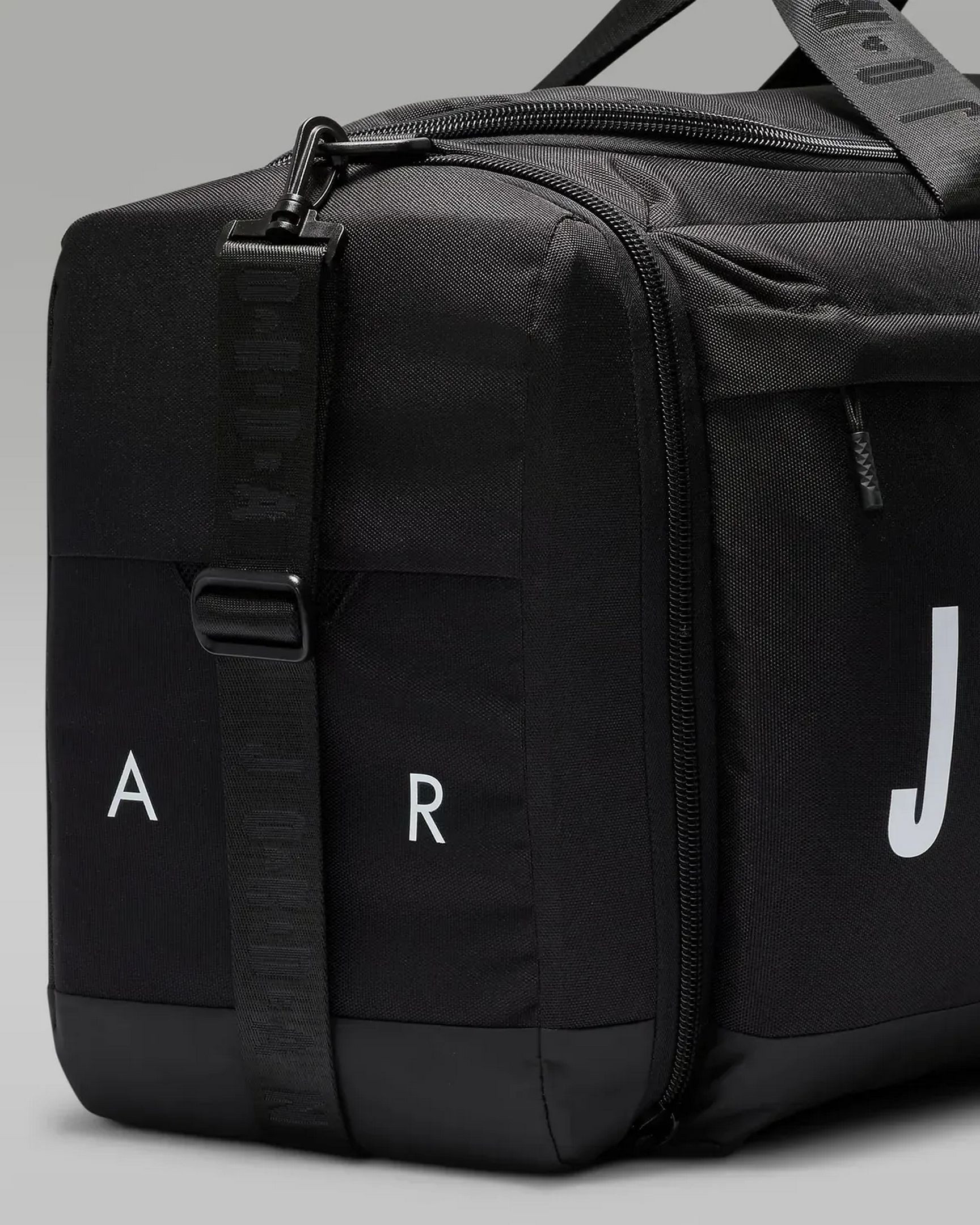 Сумка Nike Air Jordan Velocity Duffle Large LM0920-023