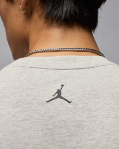 Футболка чоловіча Air Jordan Nc Comic Ss Crew Grey IF0784-050