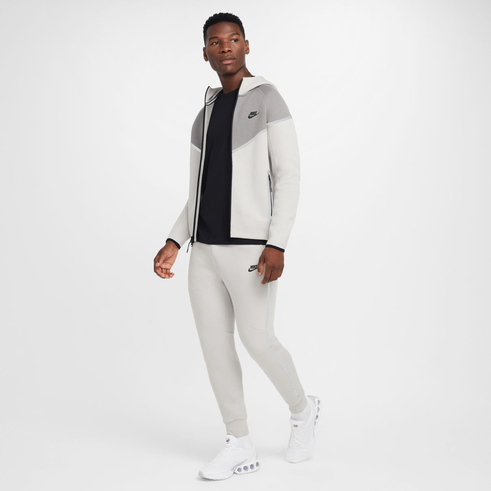 Костюм Nike Tech Fleece Reflective (сірий) HQ3746-014_HQ3747-014
