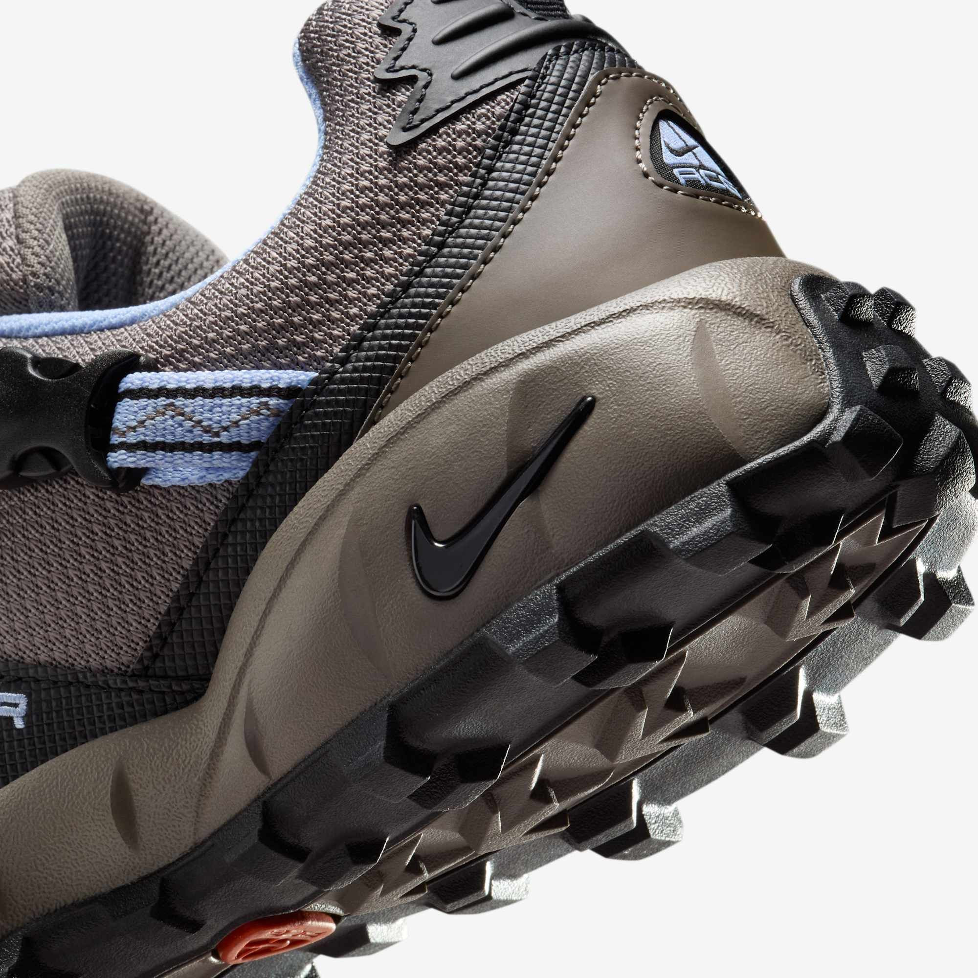 Кросівки Nike ACG Air Phassad HM7133-200