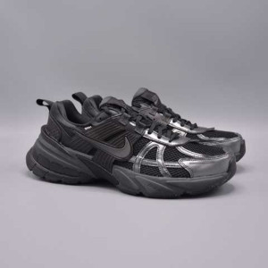 Кросівки Nike V2K RUN HJ4497-001